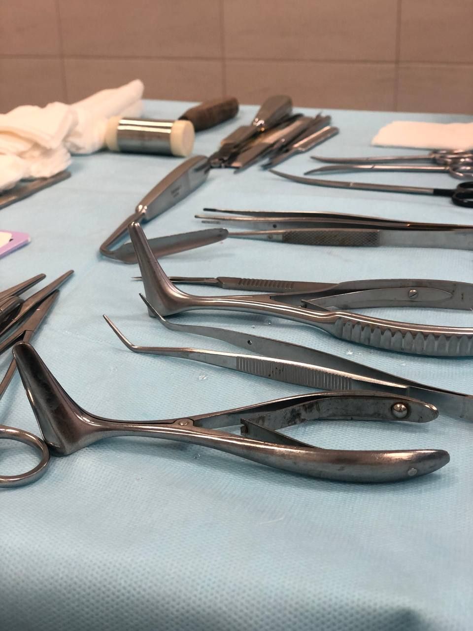 Пластический хирург пластика операции ринопластика липосакция маммопластика увеличение груди липофилинг блефаропластика фейслифтинг подтяжка лица брахиопластика круропластика бодипластика рубцовые деформации реконструкция 