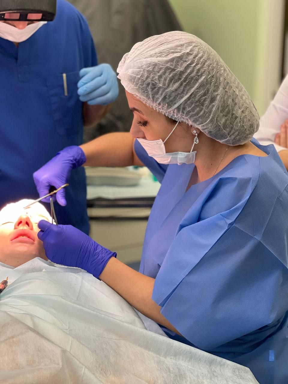 Пластический хирург пластика операции ринопластика липосакция маммопластика увеличение груди липофилинг блефаропластика фейслифтинг подтяжка лица брахиопластика круропластика бодипластика рубцовые деформации реконструкция 