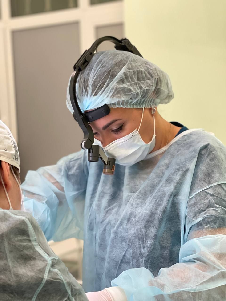 Пластический хирург пластика операции ринопластика липосакция маммопластика увеличение груди липофилинг блефаропластика фейслифтинг подтяжка лица брахиопластика круропластика бодипластика рубцовые деформации реконструкция 