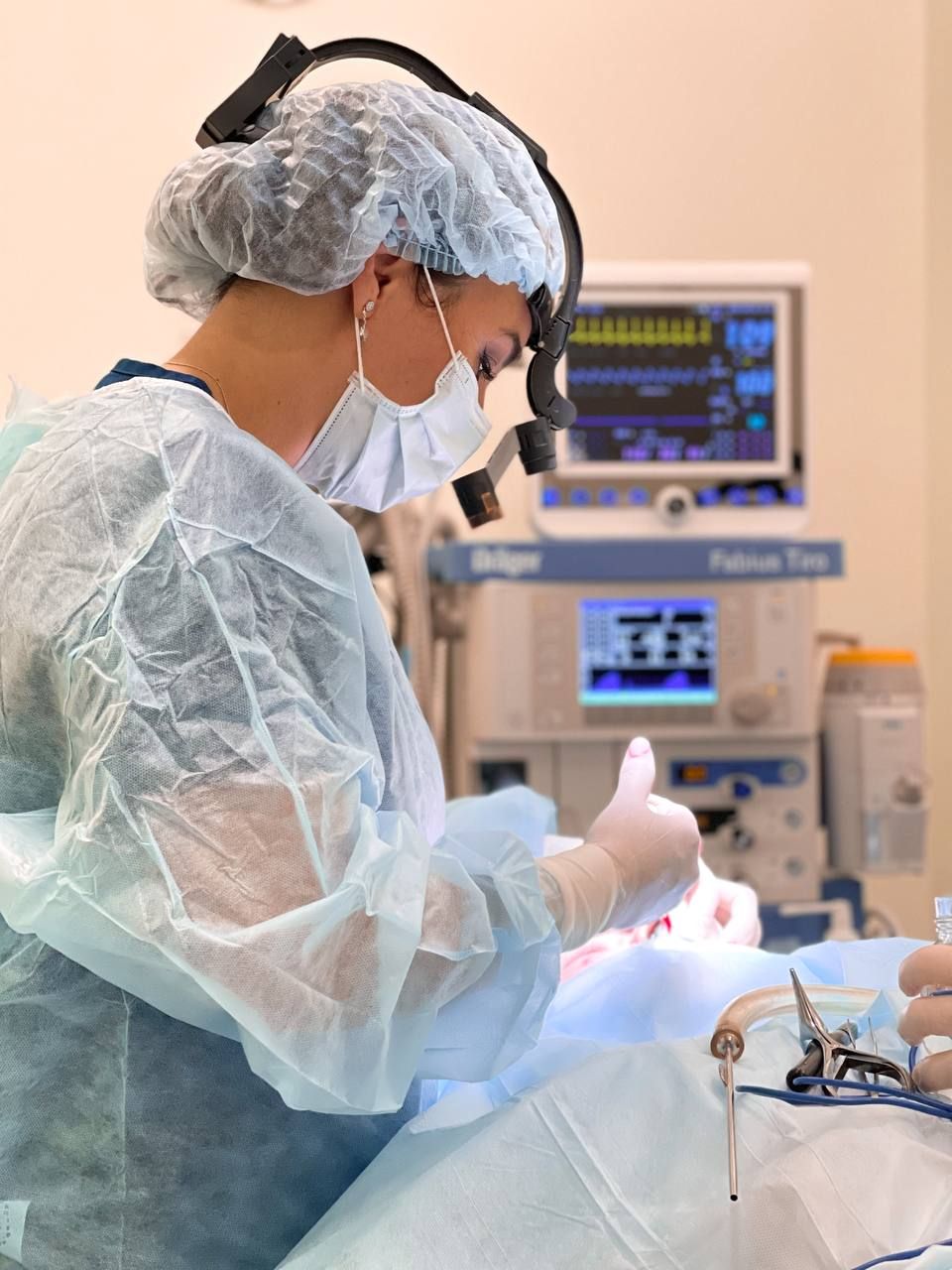 Пластический хирург пластика операции ринопластика липосакция маммопластика увеличение груди липофилинг блефаропластика фейслифтинг подтяжка лица брахиопластика круропластика бодипластика рубцовые деформации реконструкция 