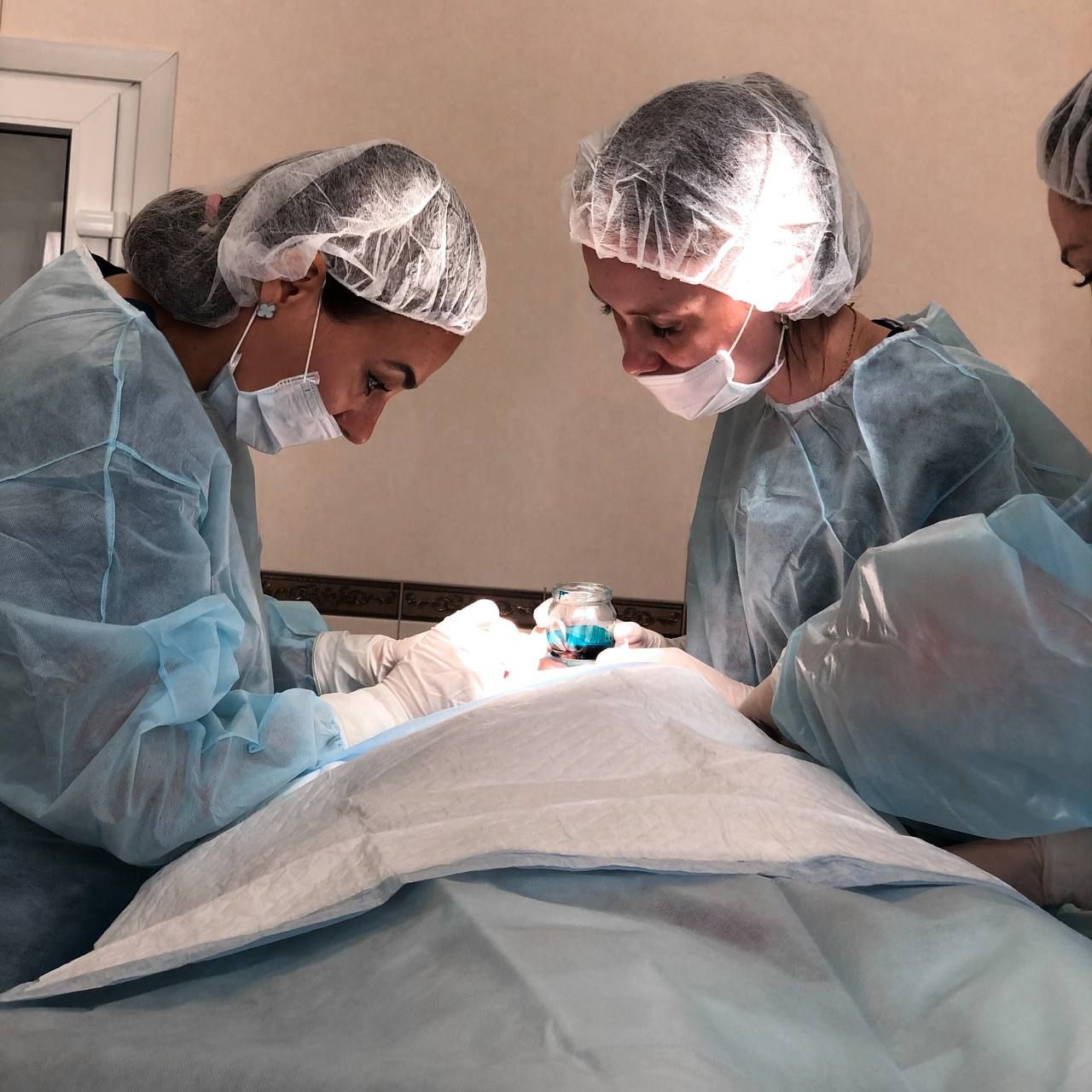 Пластический хирург пластика операции ринопластика липосакция маммопластика увеличение груди липофилинг блефаропластика фейслифтинг подтяжка лица брахиопластика круропластика бодипластика рубцовые деформации реконструкция 