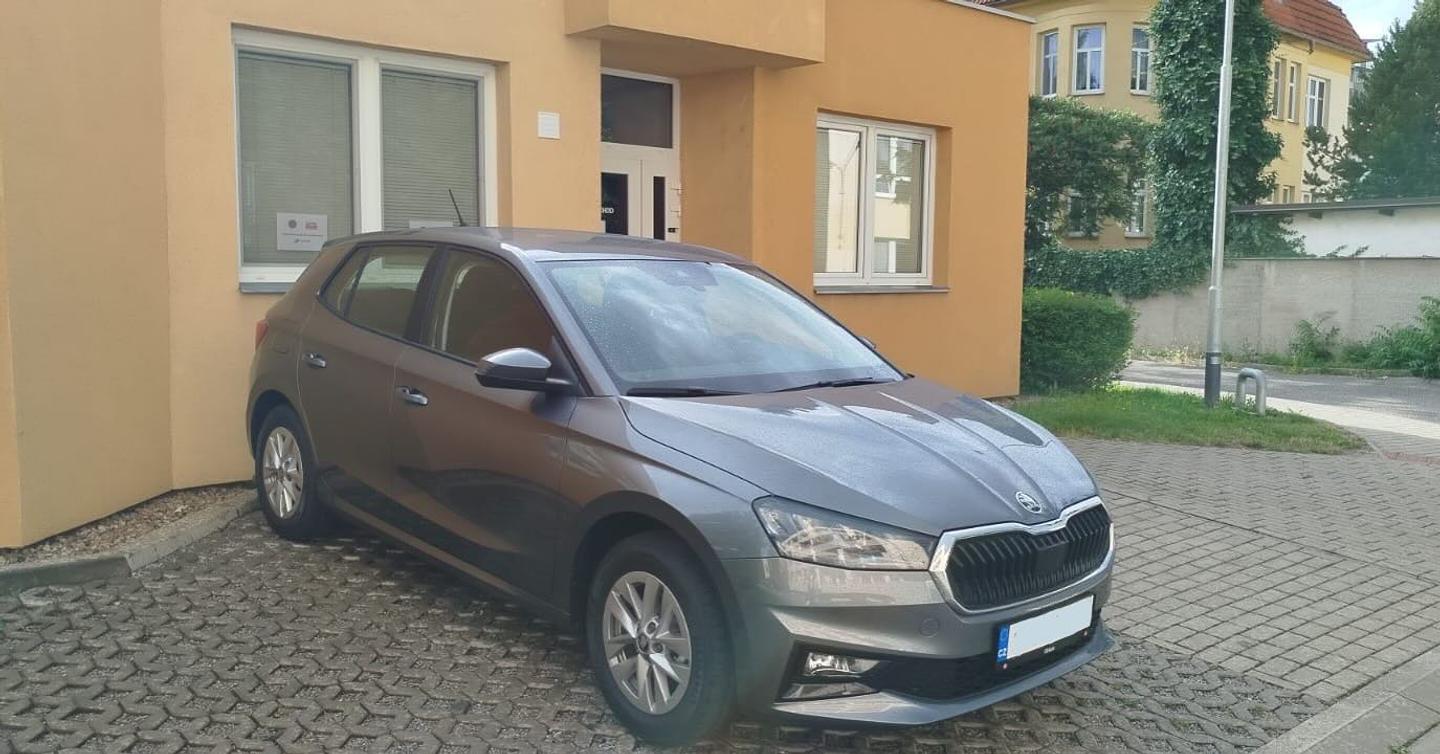 AUTISIA, z.ú. převzala nový služební vůz