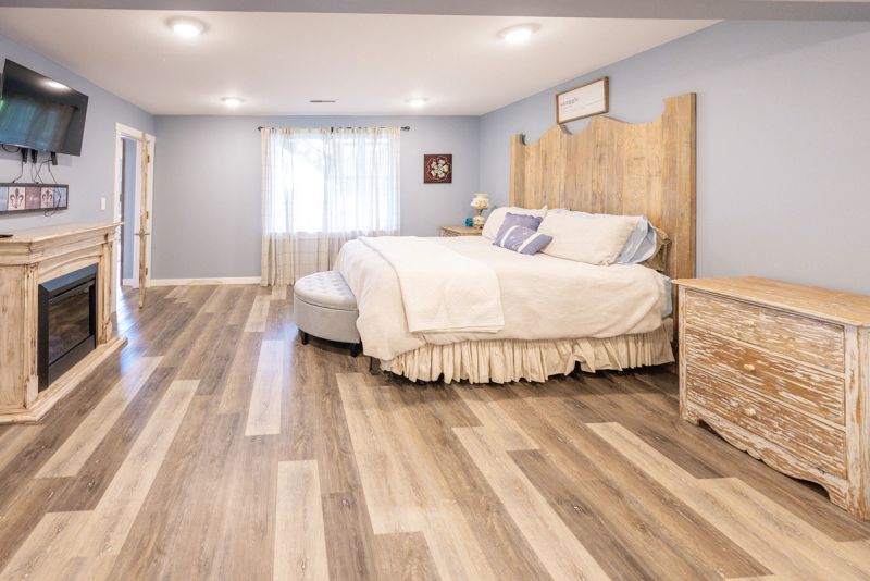 Bedroom & Fireplace