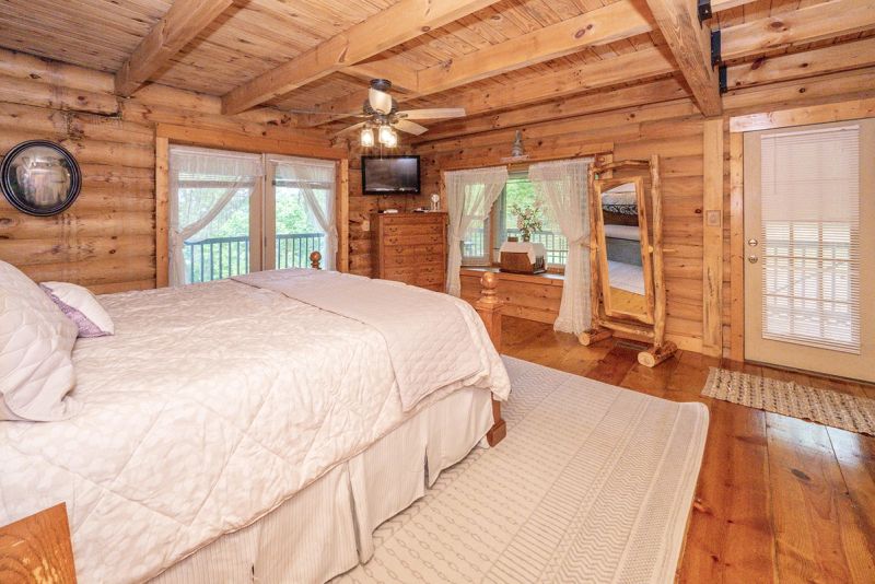 Master suite featuring a premium King Bed and attached bathroom