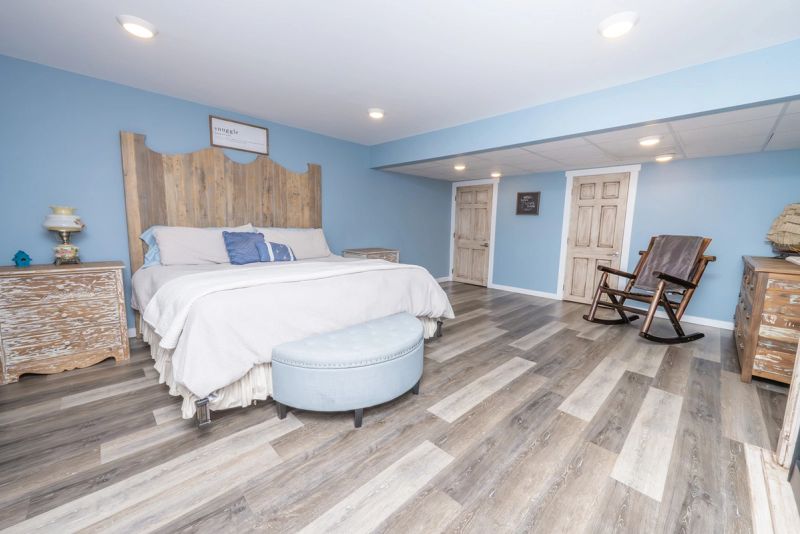 Bedroom & Fireplace