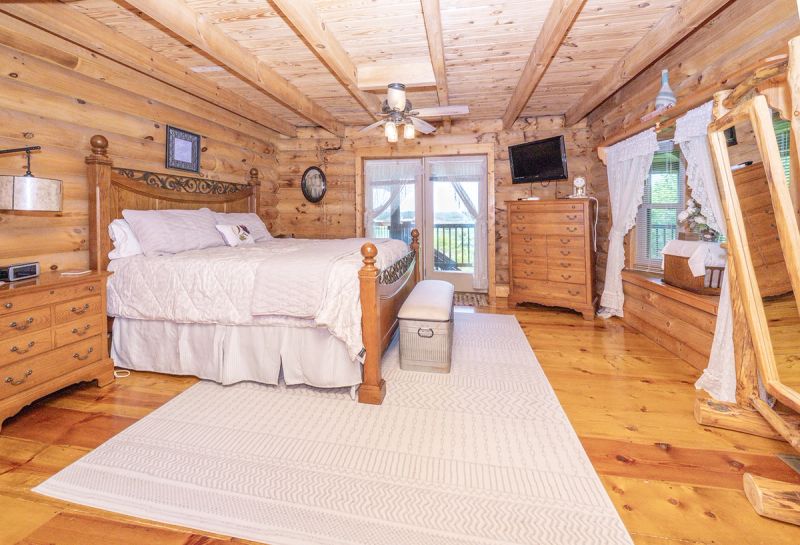Master suite featuring a premium King Bed and attached bathroom