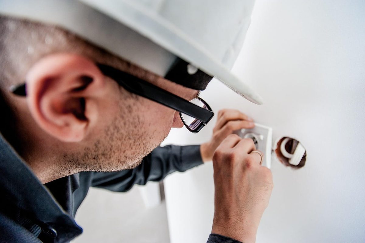 AI for Electricians: The Fastest Way to Stay Responsive to Urgent Fault Calls