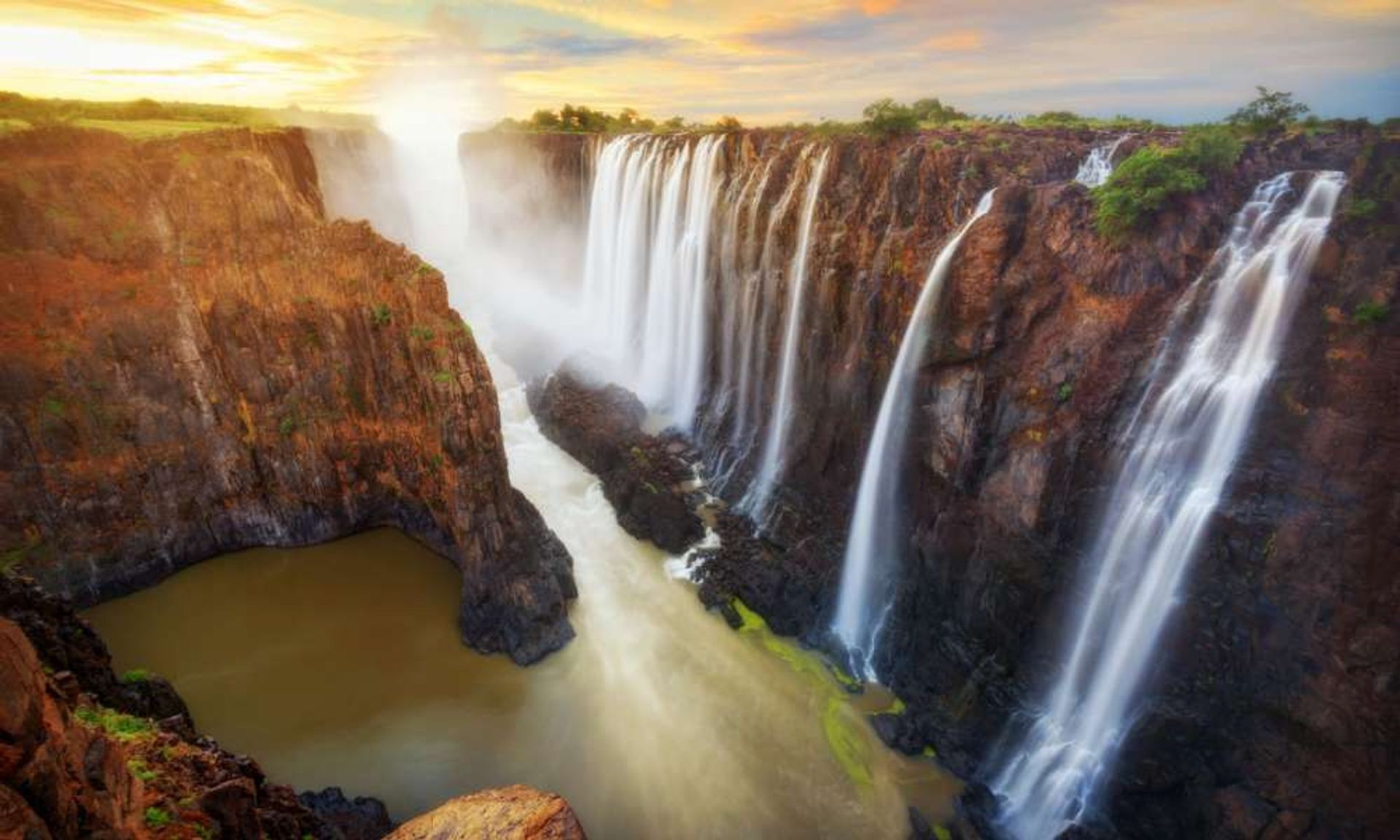 Zambia Travel Guide: Victoria Falls, South Luangwa National Park, and Lower Zambezi