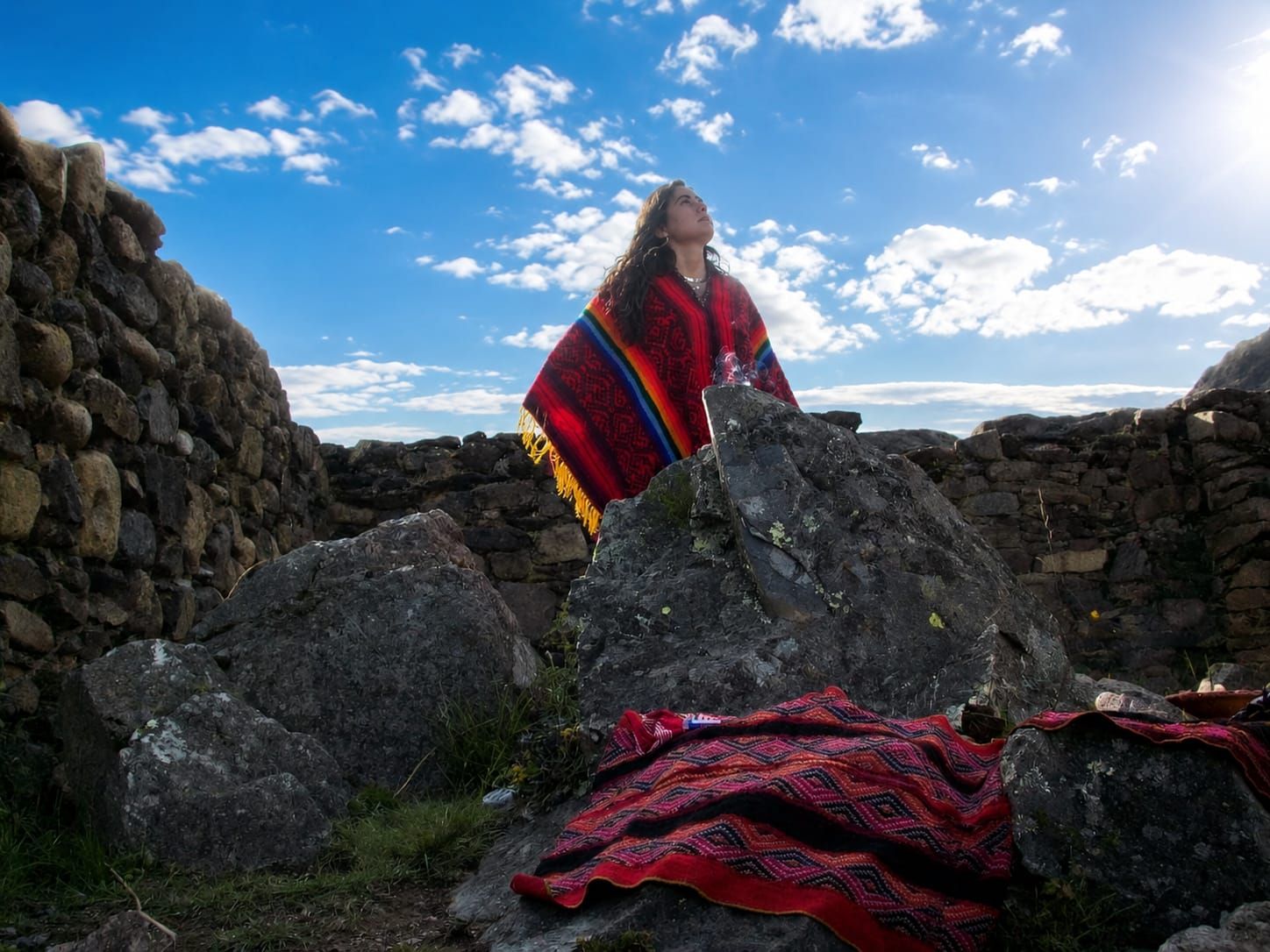 myrna en las ruinas de machupichu