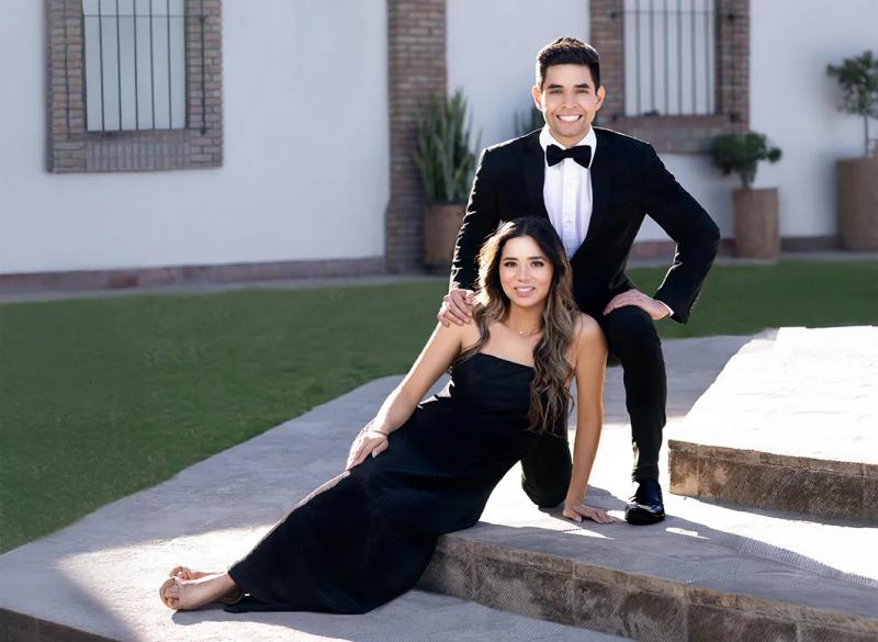 Engagement photo - couple embracing