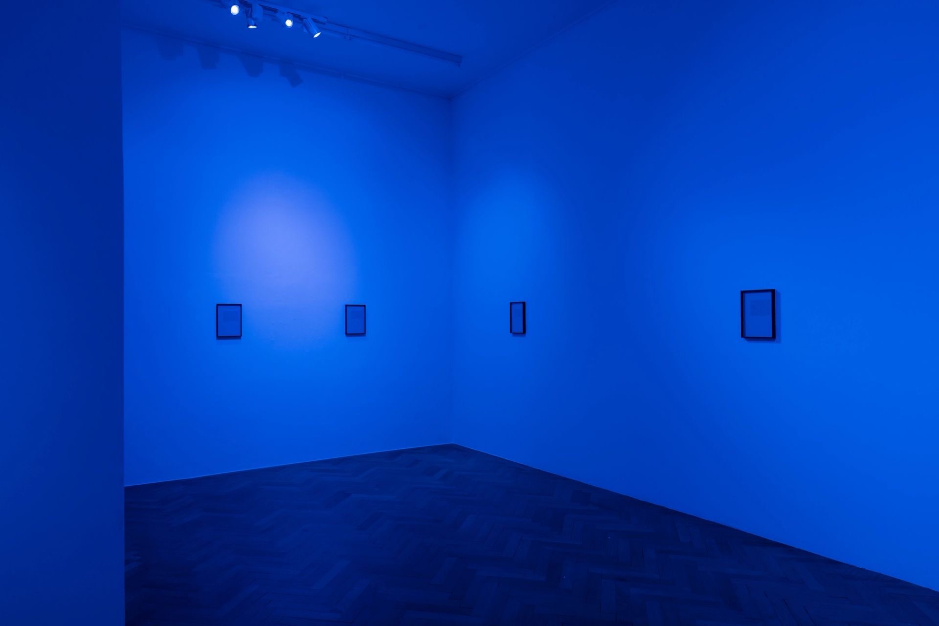 Thomas Geiger, “Dreams That Money Can Buy”, 2022, exhibition view, photo: Sebastian Kissel
