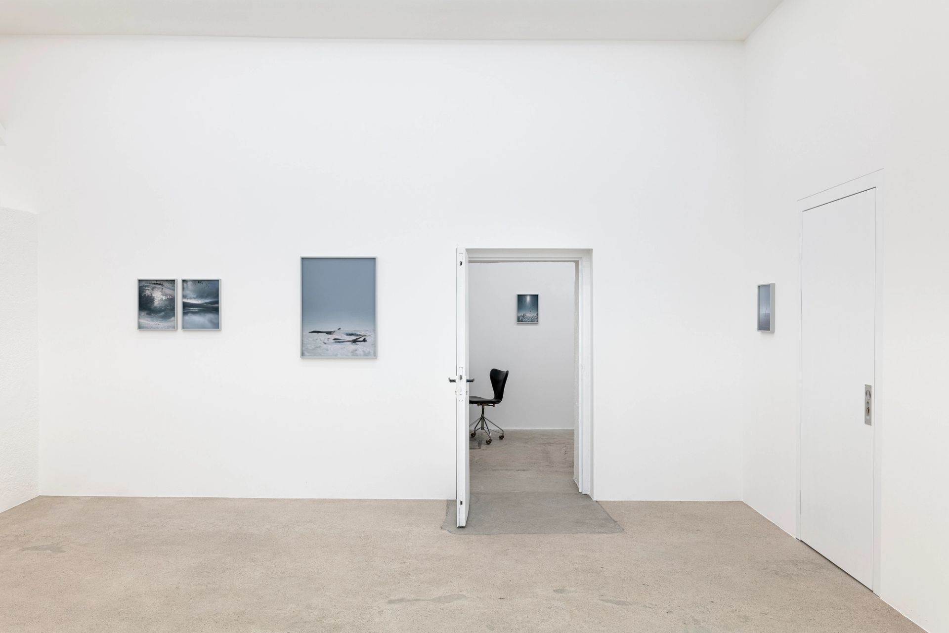 Anna Vogel, Fly In Fly Out, 2025, exhibition view at Sperling, Munich, photo: Sebastian Kissel