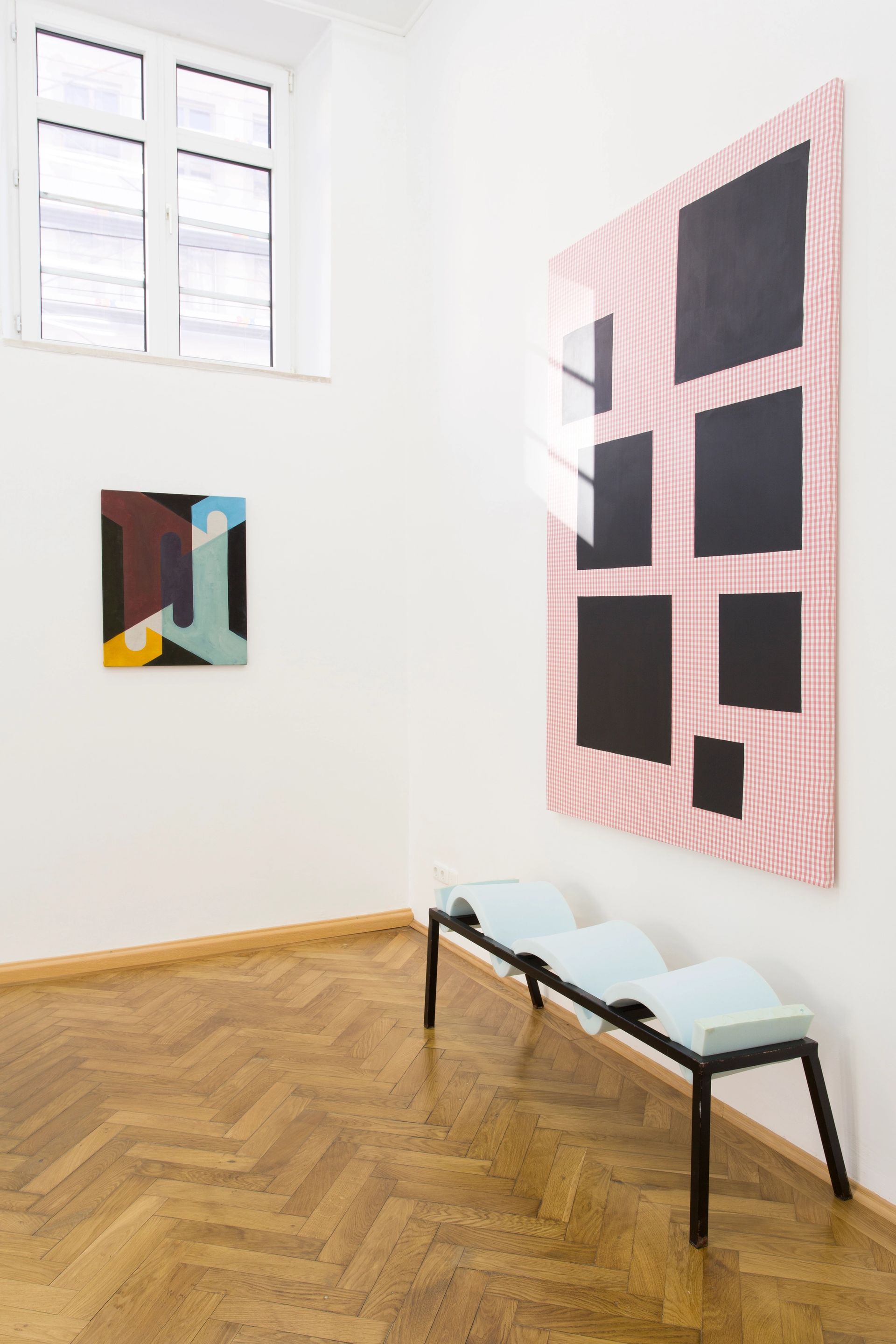Installation view: Elvire Bonduelle, “waiting room #4”, 2015 (Émile Vappereau, Nicholas Chardon, Elvire Bonduelle)