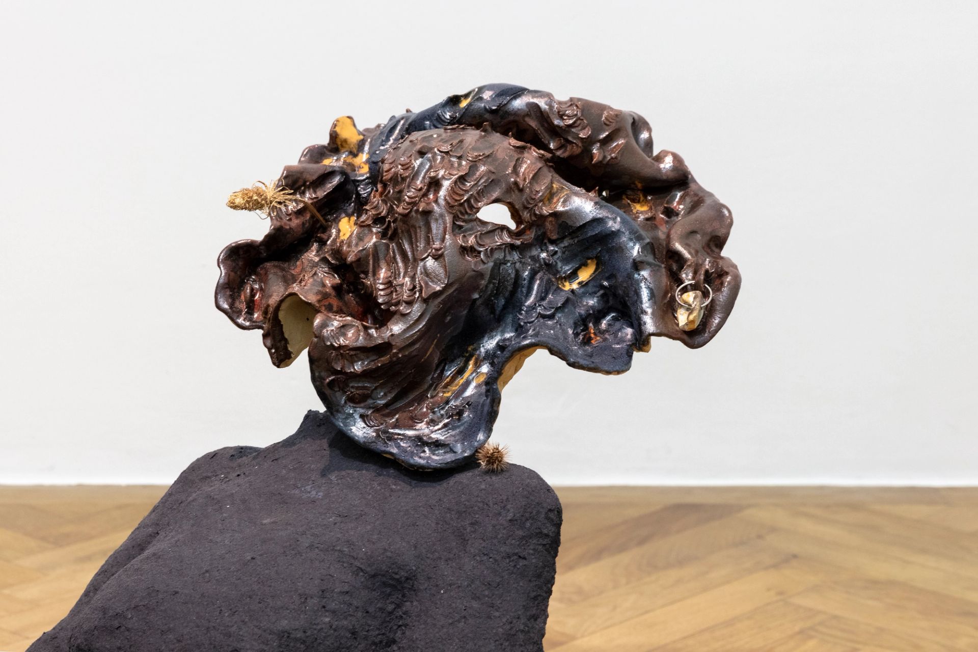 Anousha Payne, Old Elephant, 2024, glazed ceramic stoneware, metal hardware, bronze, stone, head approx. 45 × 45 × 15 cm