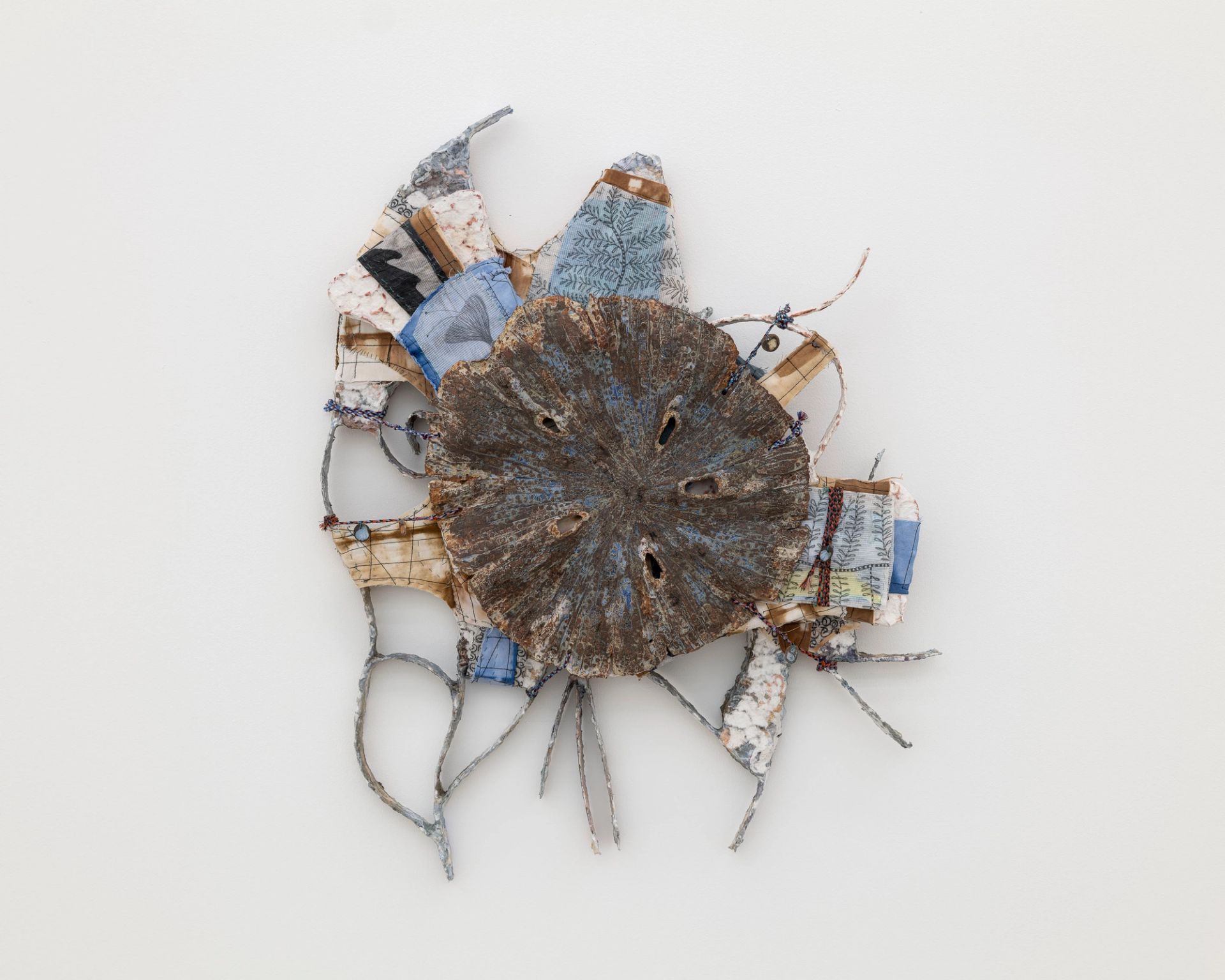 Isabel Nuño de Buen, Codex 49 (in three and a half Earth-years), 2025, Paper maché, wire, glazed ceramic, yarn, transparent paper, paper, graphite, charcoal, watercolor, muslin, hand dyed fabric, hand made cords
65 × 50.5 × 11.5 cm (Courtesy: Chris Sharp, LA)