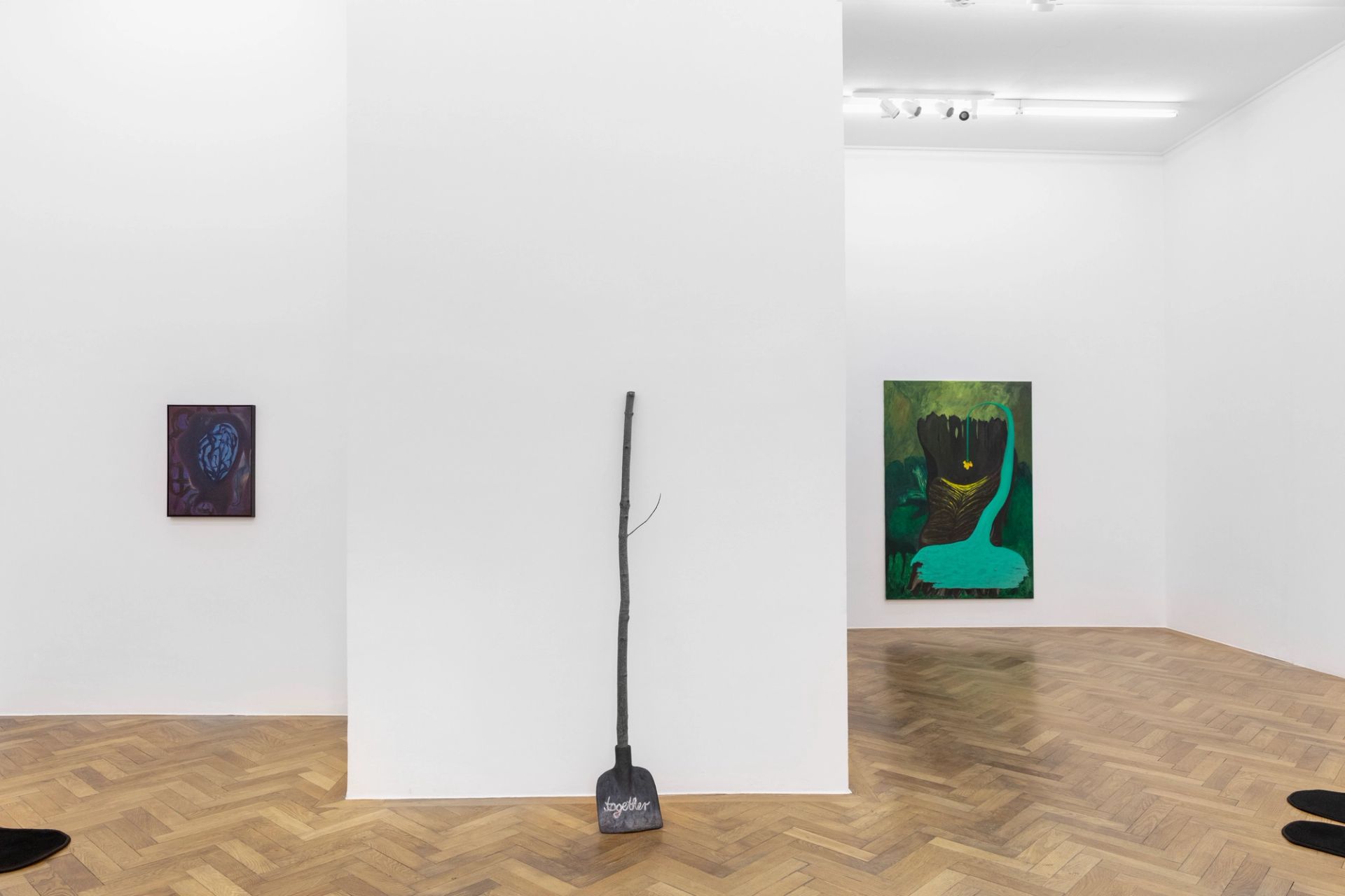 [center] Veronika Hilger, Untitled, 2023, ceramics, glazed (raku), maple wood, 172 × 24 × 8 cm, VH/S 65