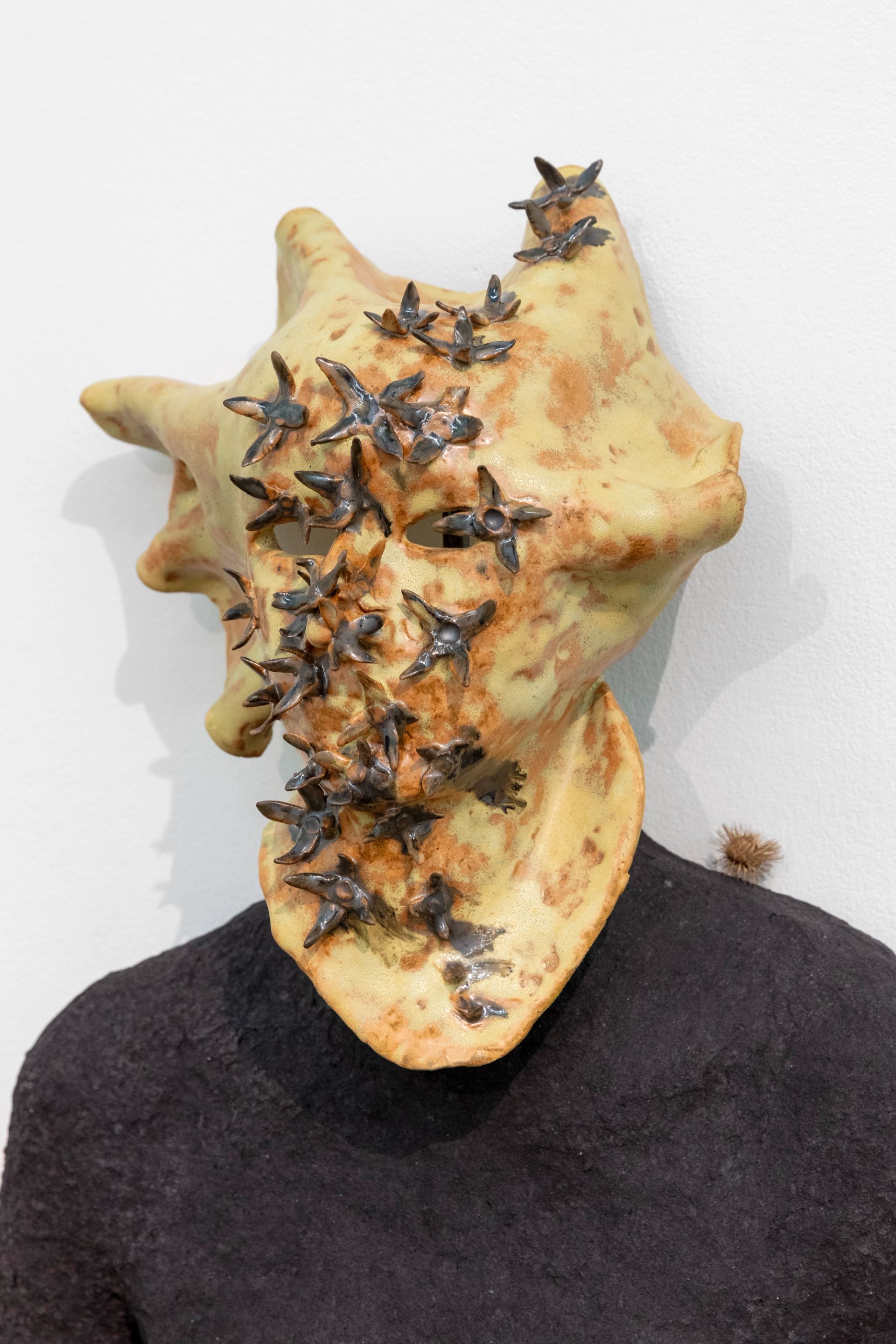 Anousha Payne, Young Tree, 2024, glazed ceramic stoneware, head approx. 35 × 30 × 20 cm
