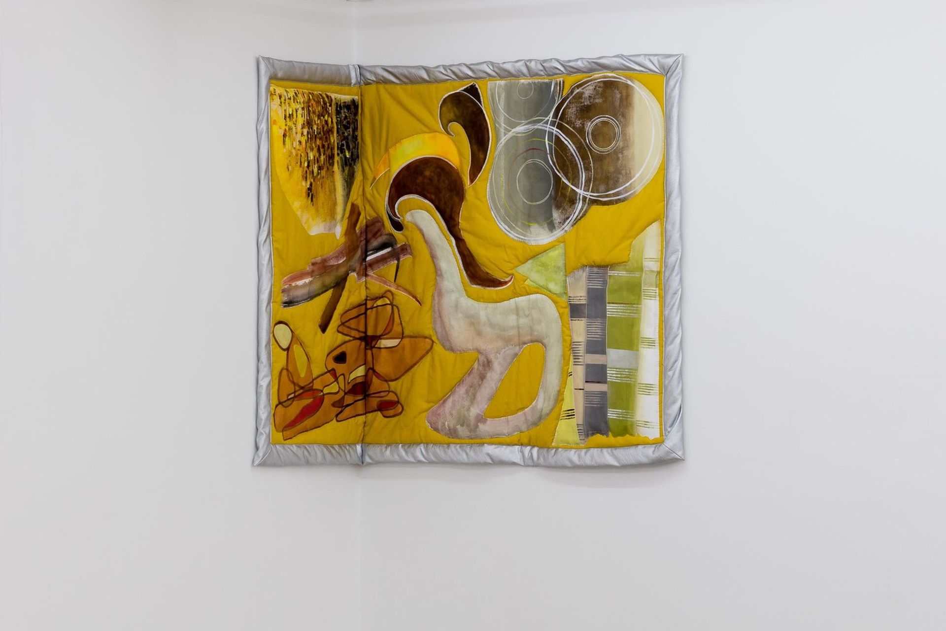 Ana Navas, Tara III, 2019, acrylic, fabric, fake leather, 120 × 170 cm, photo: Sebastian Kissel