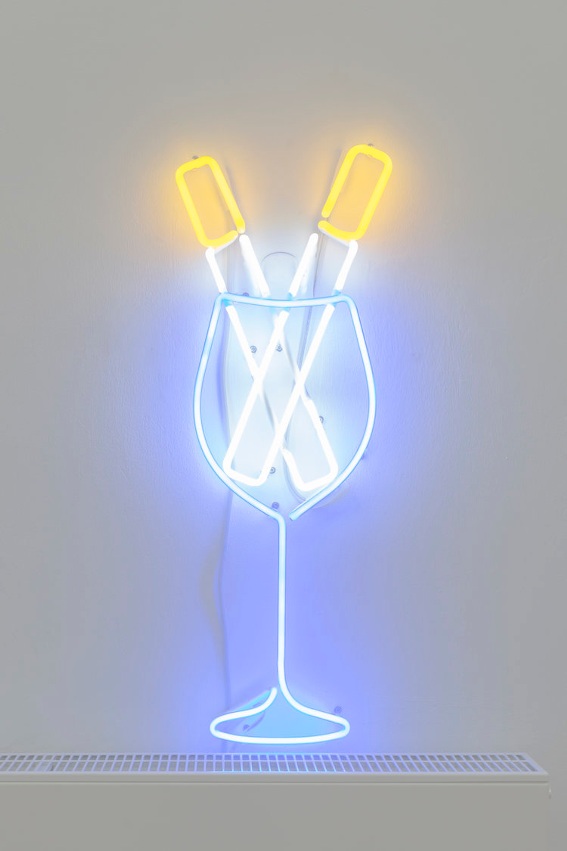ART N MORE (Paul Bowler & Georg Weißbach), Auf die toten Künstler II, 2016, neon sign, 46 x 32 cm