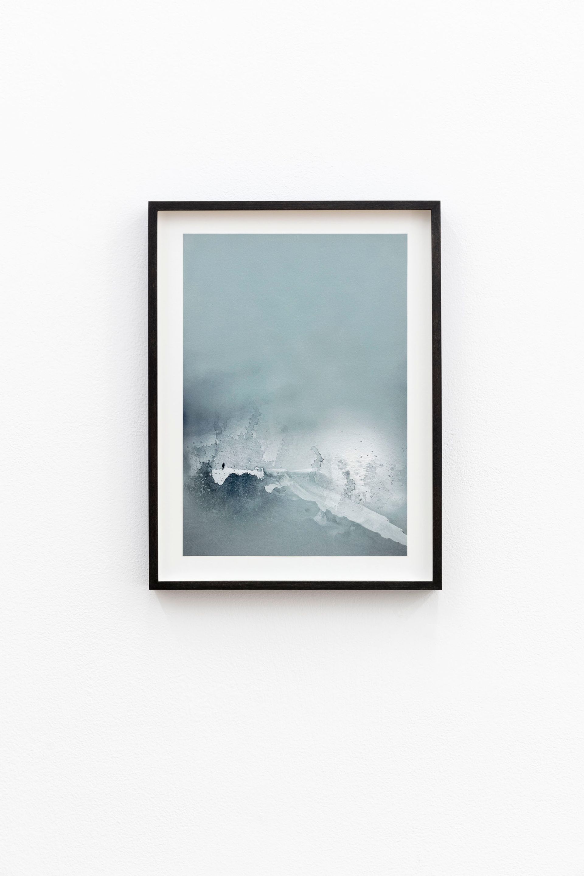inutuuluni / allein, 2023, pigment print on watercolor paper, 28,5 × 20 cm, frame: 34 × 25,5 × 2,9 cm