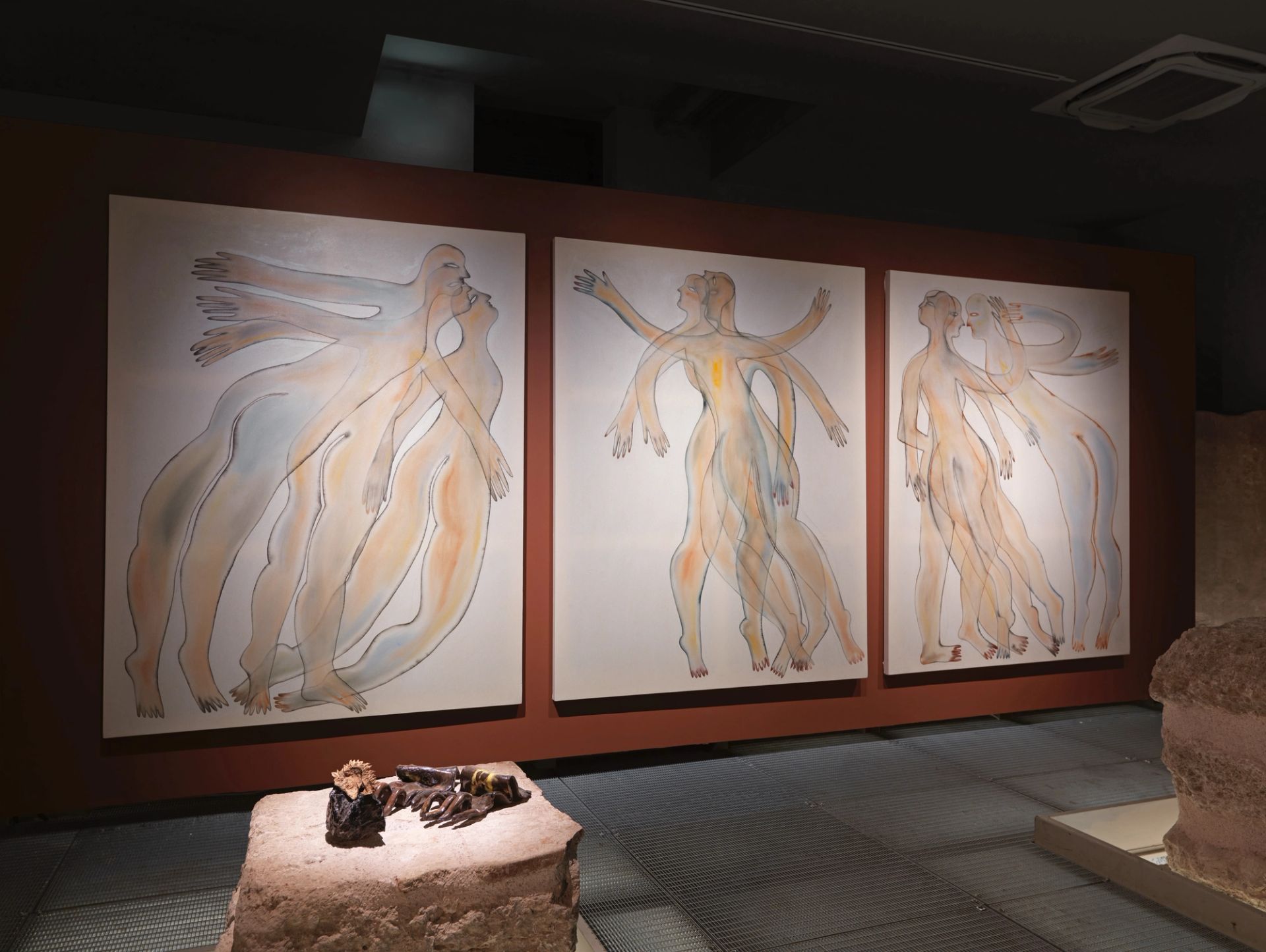 Installation view from the exhibition “Anousha Payne, Murmurations”. Photo: Hadiye Cangökçe. Courtesy of Anousha Payne and Zeyrek Çinili Hamam