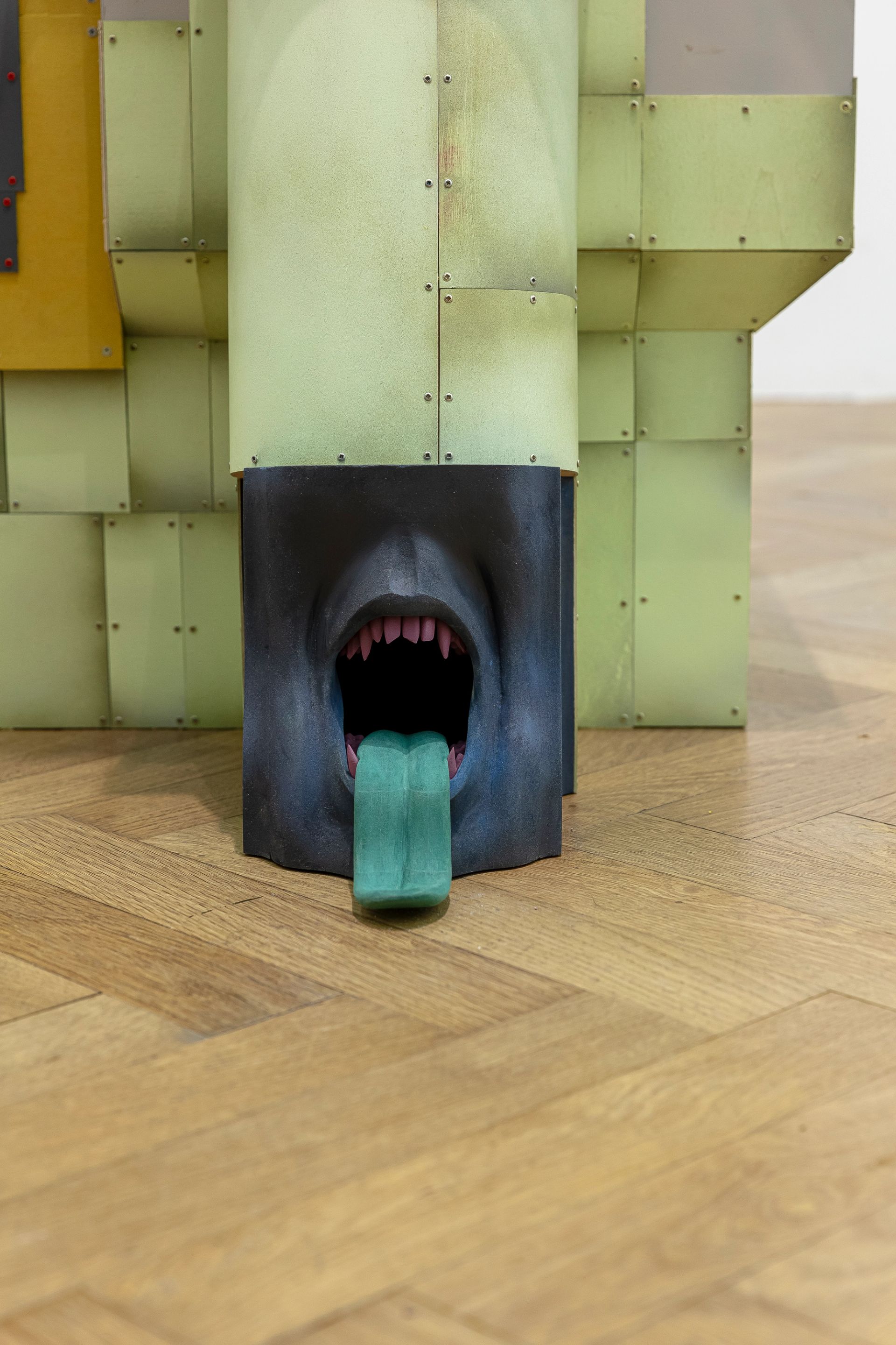 Lukas Hoffmann, Schloss, 2024, MDF, paper, wood, screws, spray-paint, 158 × 102 × 75 cm