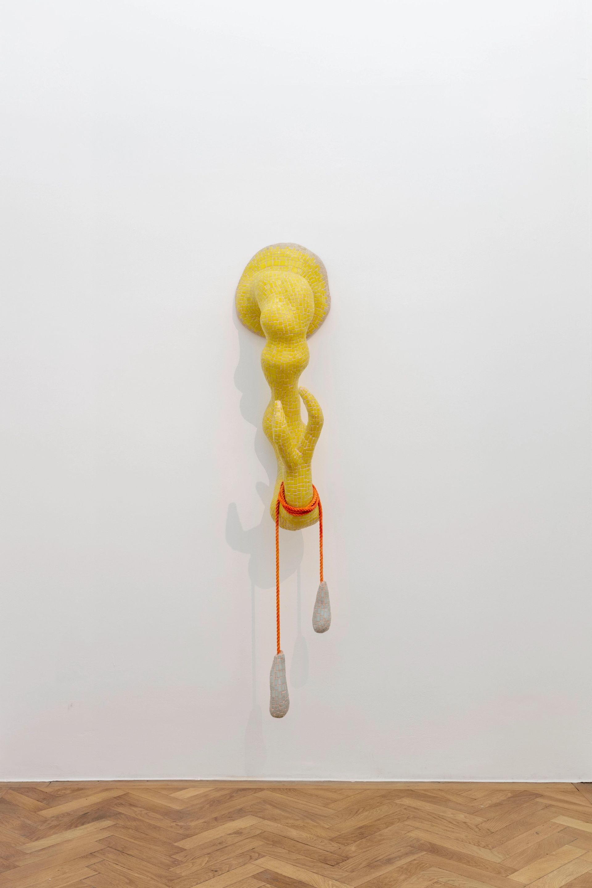 Zsófia Keresztes, “Limits of capacity”, 2018, styrofoam, rope, glue, grout, glass mosaic, textile dye, felt, expanding foam, 202 × 37 × 53 cm photo: Sebastian Kissel