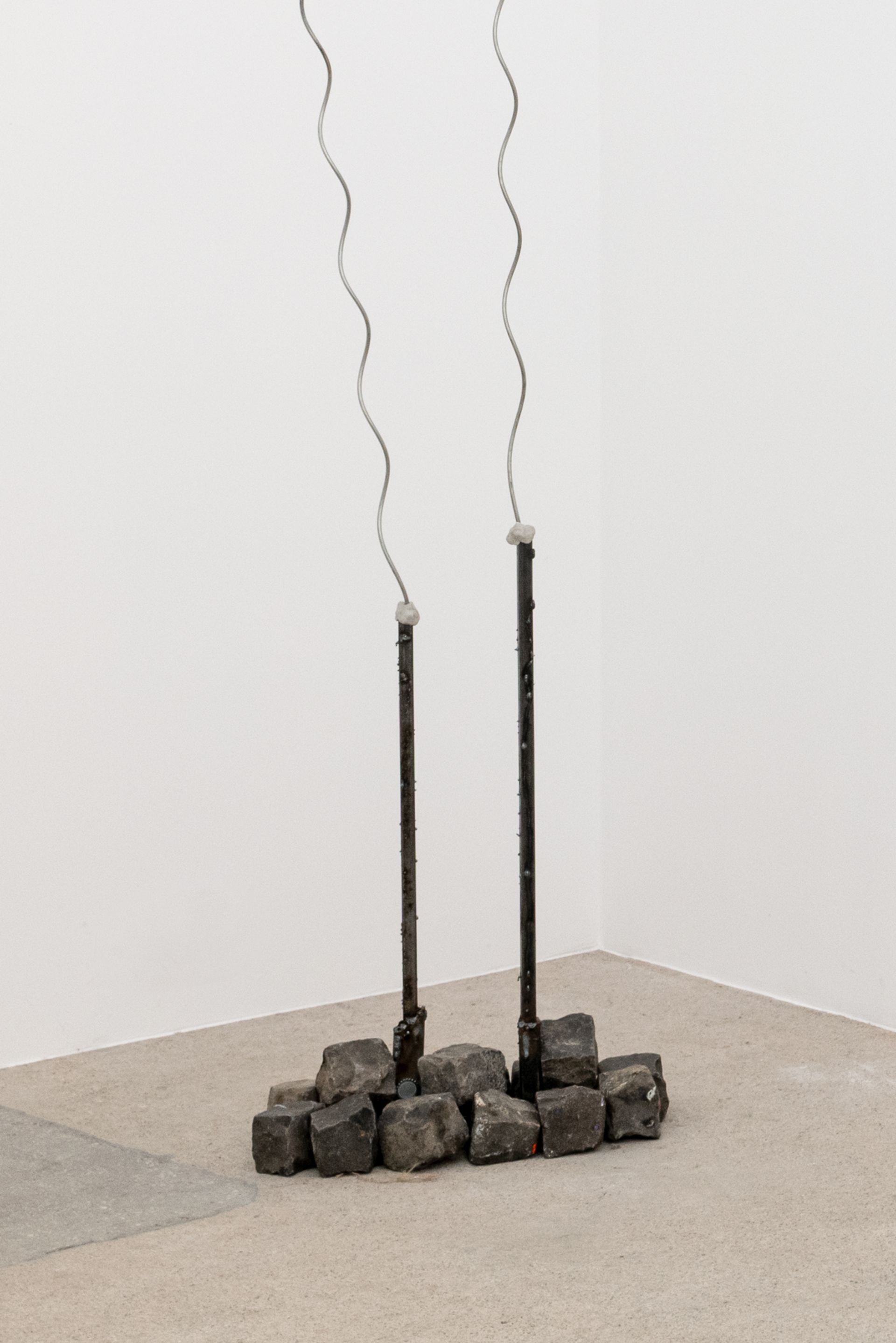 Anna McCarthy, Butterfly Vision, 2025, metal, stone, wire, 210 × 30 × 60 cm, dimensions variable