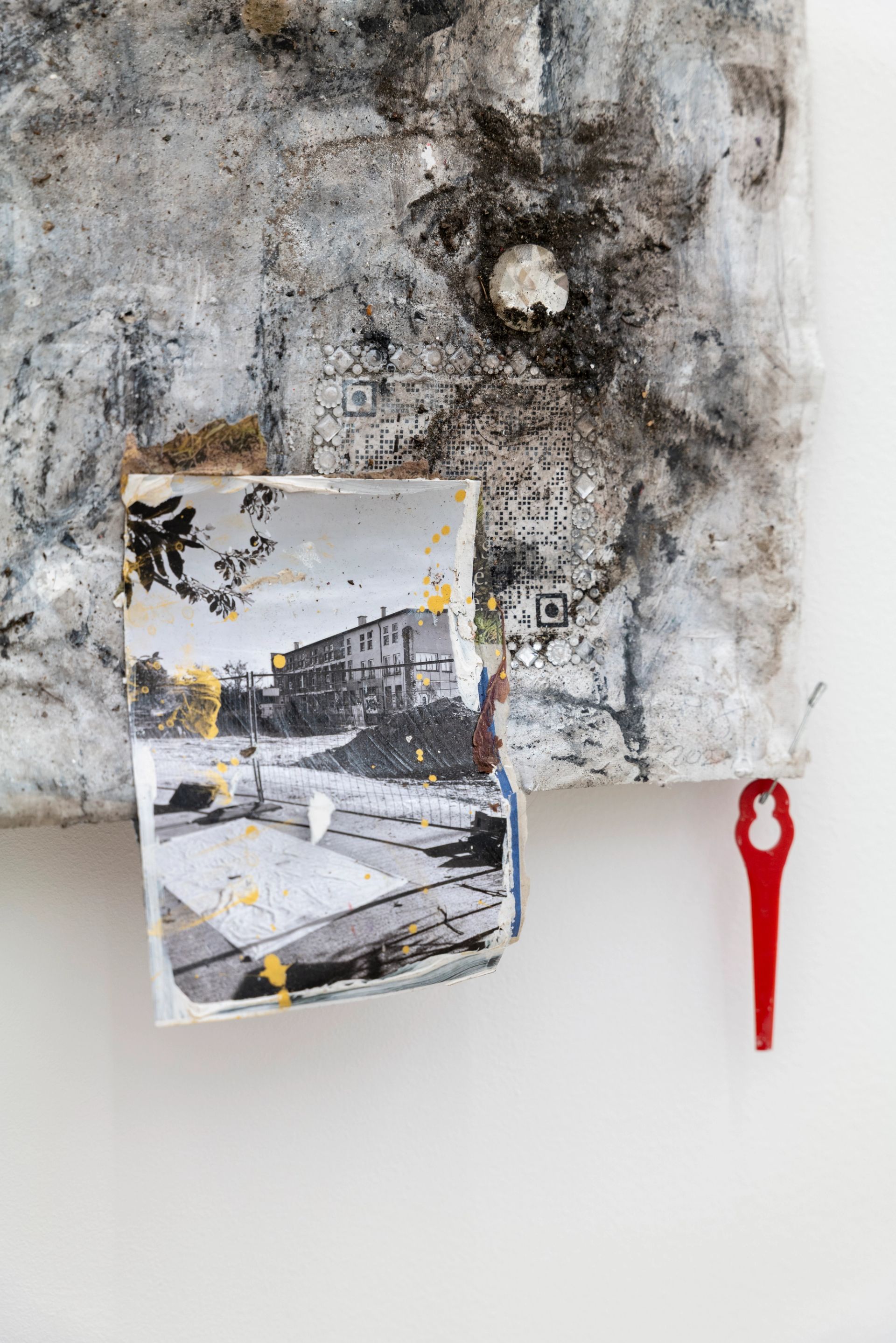 Anna McCarthy, Magpie Island, 2025, acrylic, charcoal, mixed media, elderflowers on chrome-plated waxcloth, 139 × 106 cm