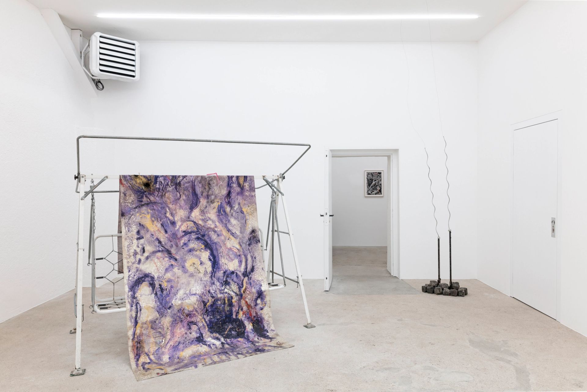  Anna McCarthy, Invisible Borders, 2025, exhibition view at Sperling (Munich), photo: Sebastian Kissel