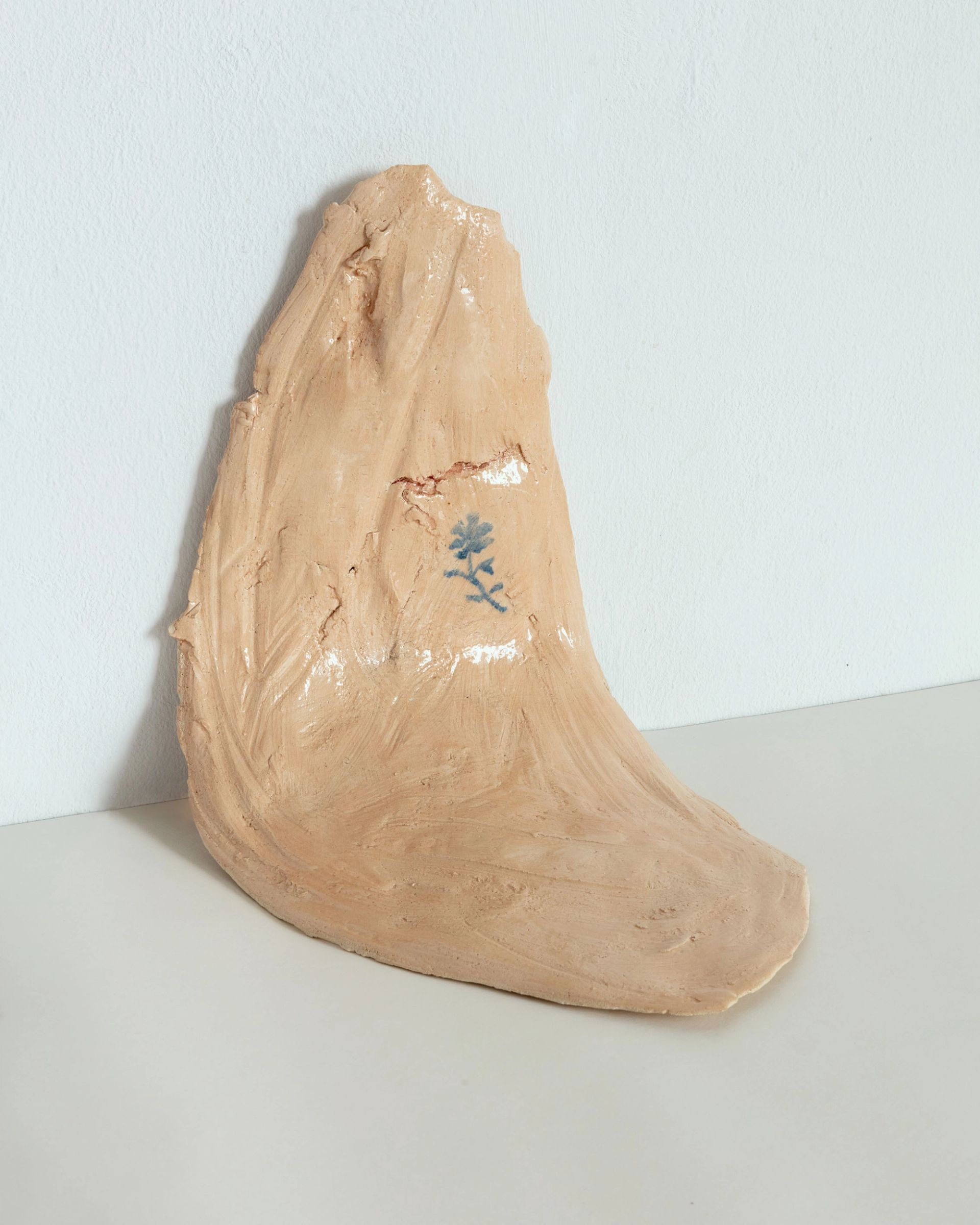 Veronika Hilger, Untitled, 2017, ceramic, glazed, 25 × 22 × 23 cm