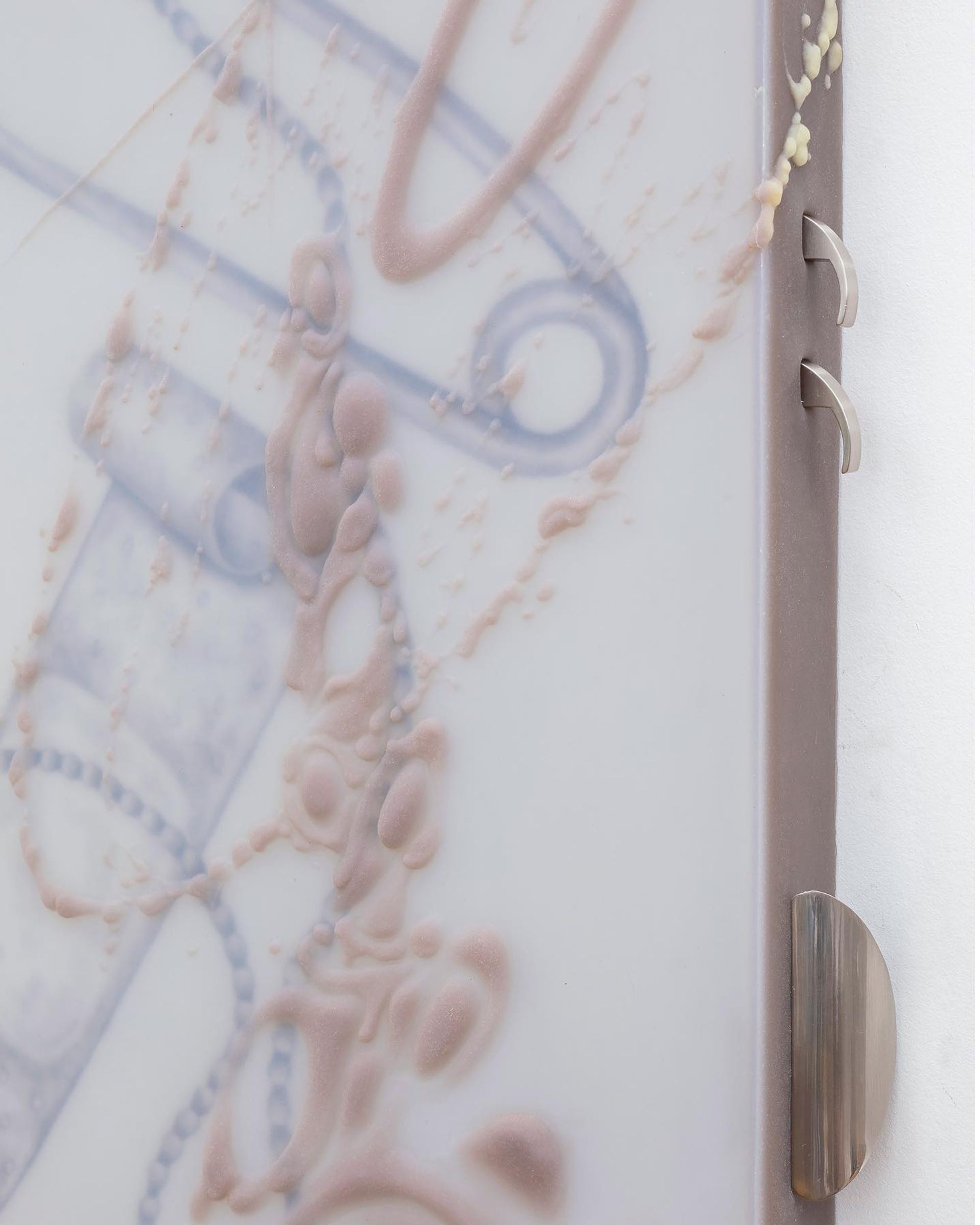 ASMA, Drawer N’ Locket, 2022, Platinum silicone, aluminium frame, metal and plastic handles, 103 × 56 × 4.5 cm (Courtesy: House of Gaga, Guadalajara)