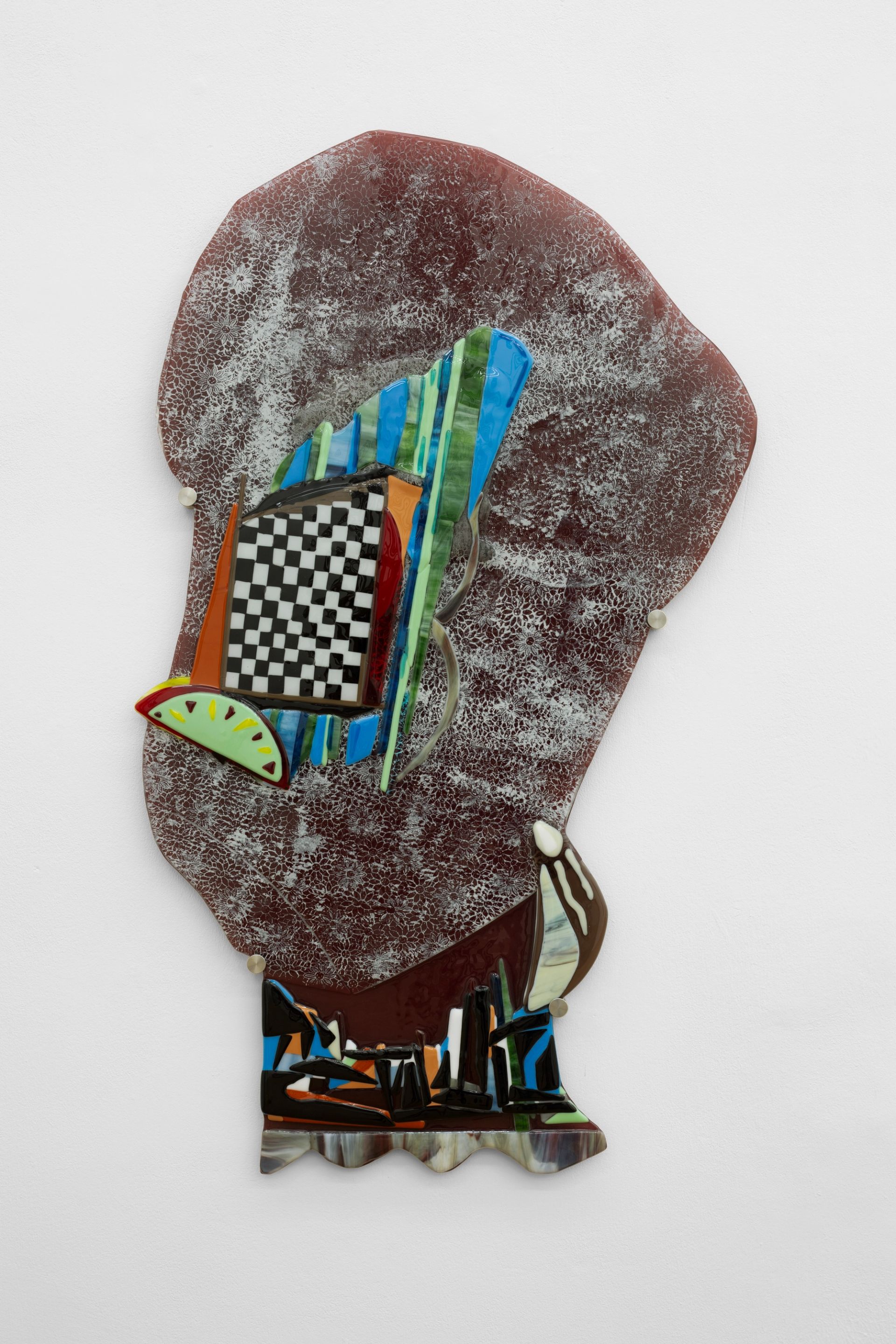 Ana Navas, Spanish lace with an orange mouth, 2023, fused glass, 108 × 64 × 2 cm