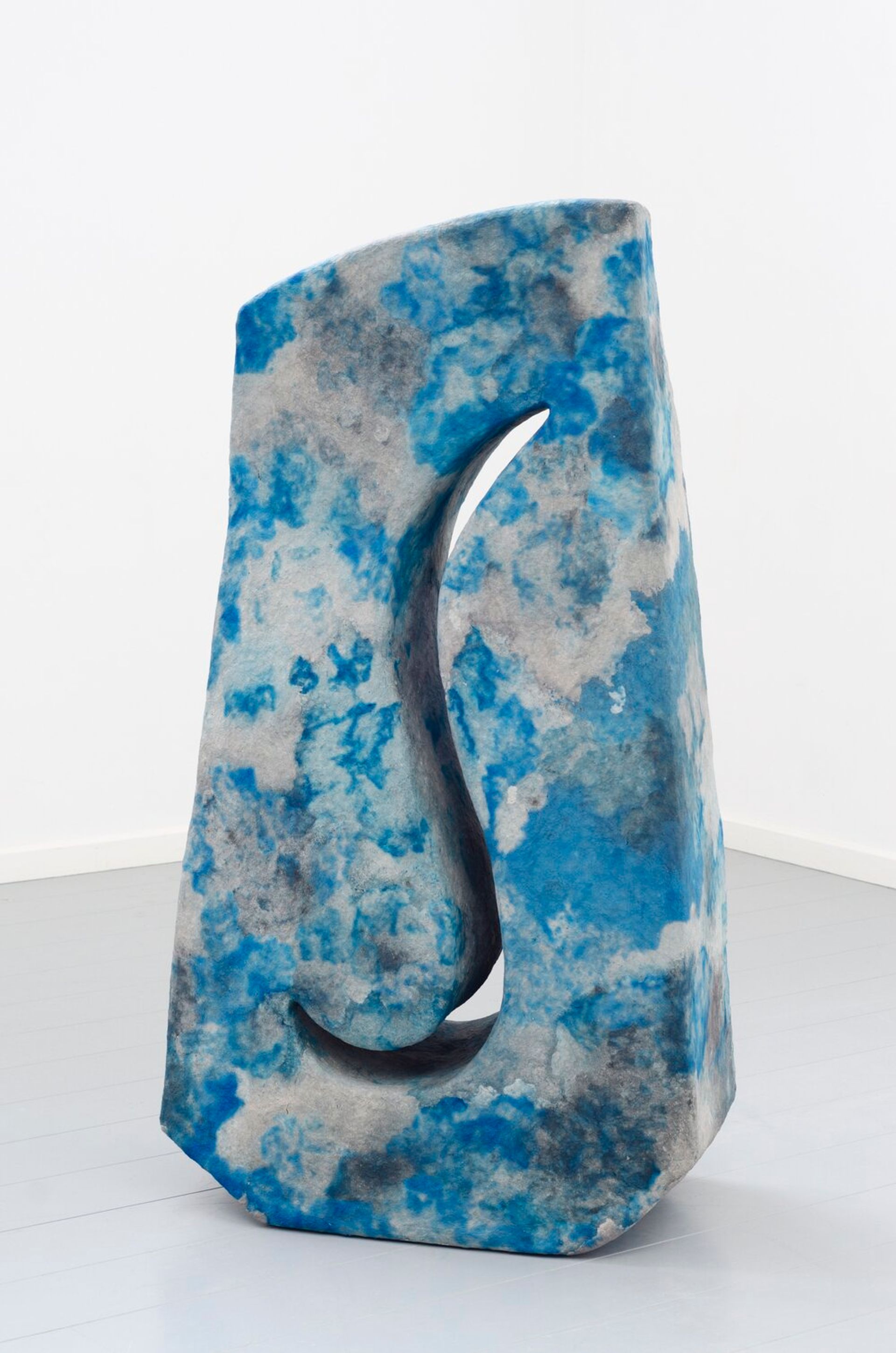 Ana Navas, Object for backdrop, 2014, styrofoam and paper maché, 90 × 150 × 60 cm