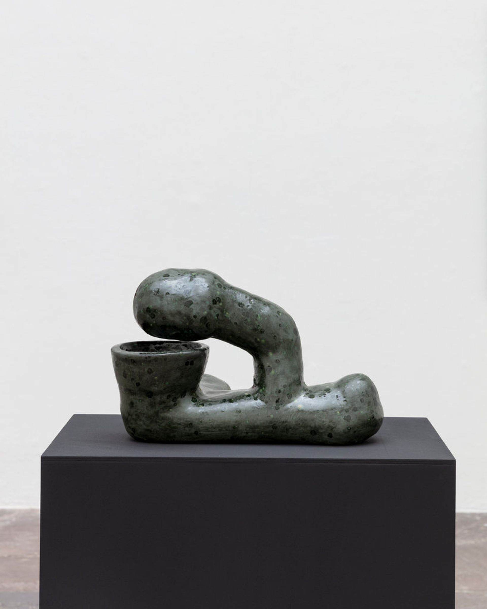 Veronika Hilger, Untitled, 2020, ceramic, glazed, epoxide resin, minerals, 26 × 42 × 23 cm