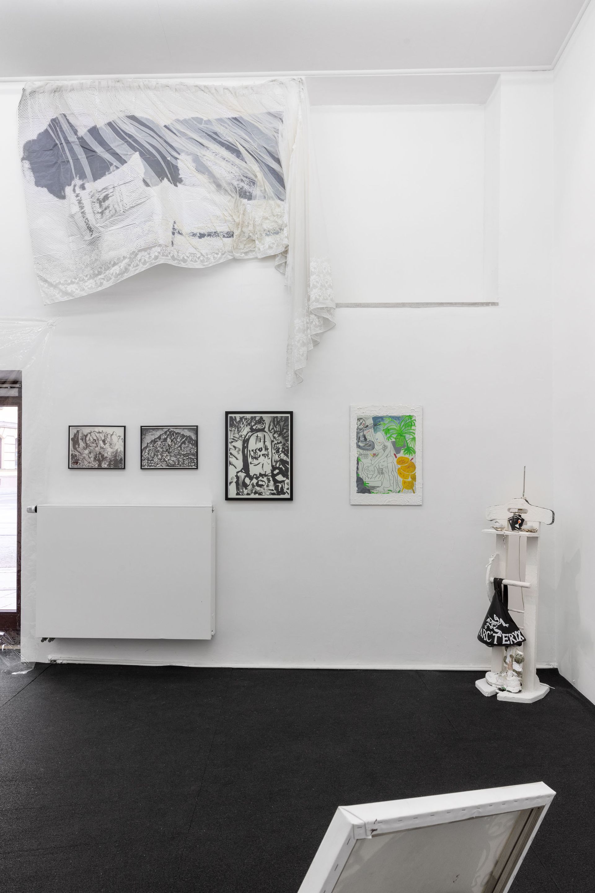 Installation view: Anna McCarthy, „ADVENTURE ROOM“, 2020, photo: Sebastian Kissel