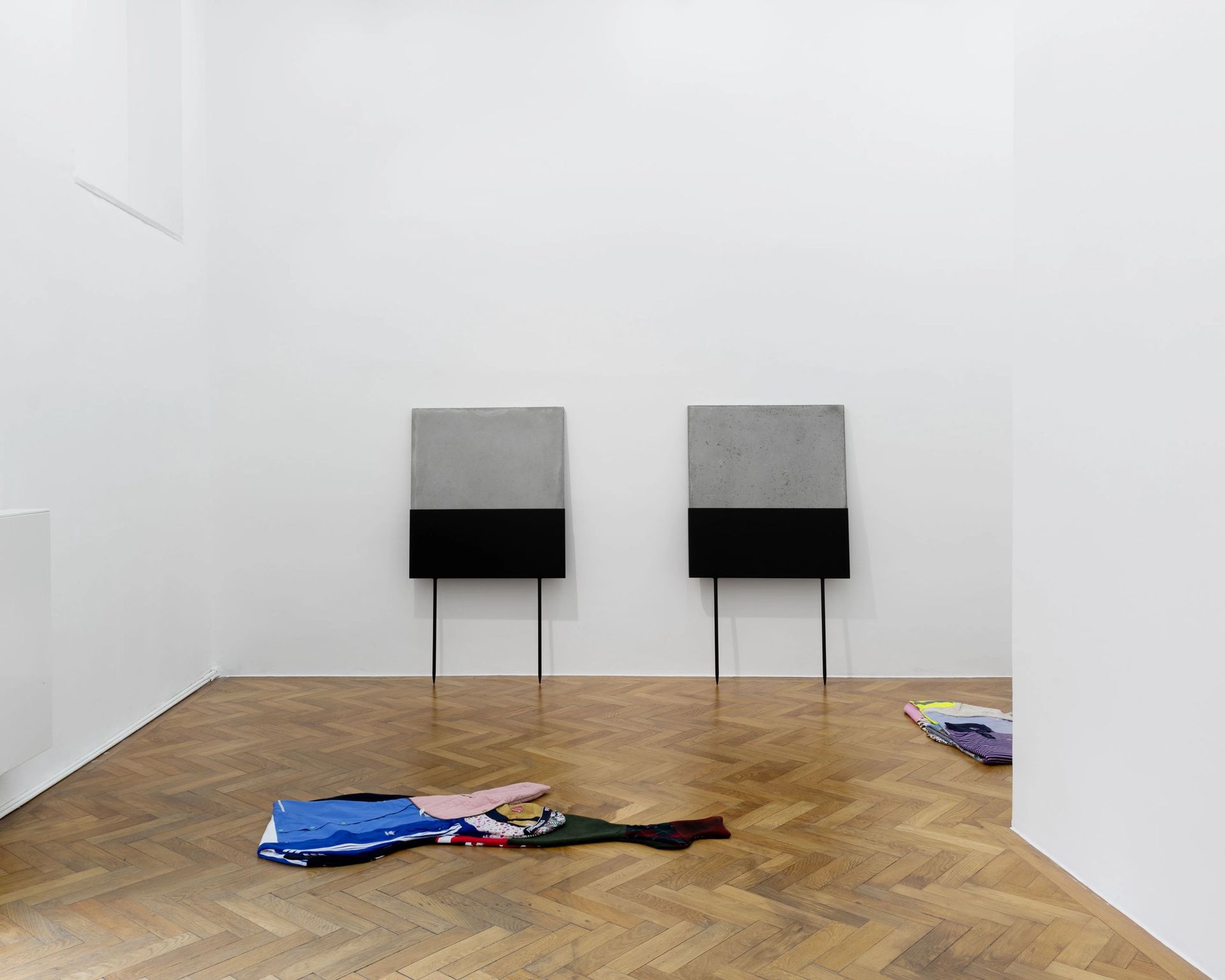 Exhibition View: Malte Zenses, ,Im Regio 3, totale Verwirrung,, 2020, photo: Sebastian Kissel