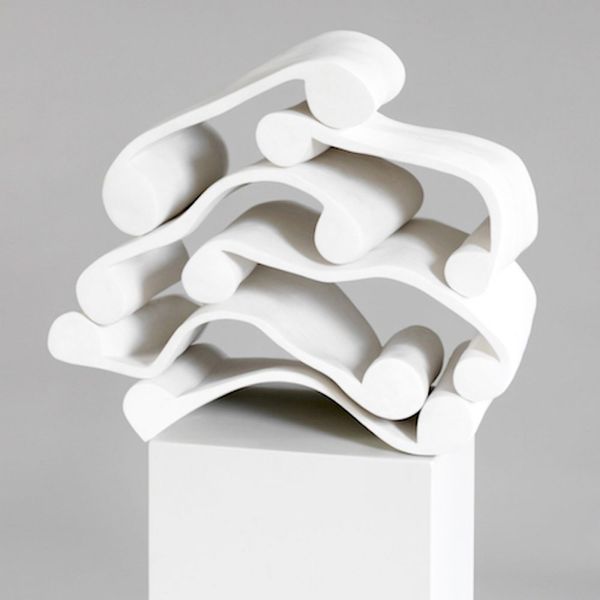 Carola Eggeling weiße abstrakte  Skulptur 