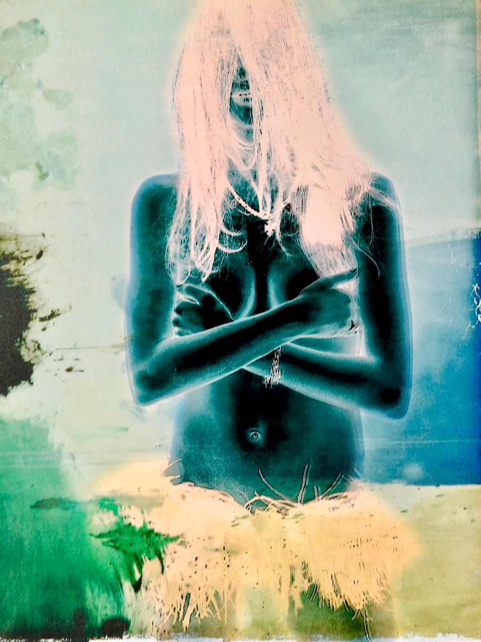 Manfred Vogelsänger fotografía analógica abstracta imagen en negativo modelo desnuda