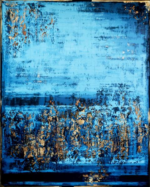 In Inez Froehlich's "CHIOS" expressionistic, abstract, gilded painting the colours copper, gold, blue tones dominate. The style of the painting is shabby chic, industrial style, vintage, retro, boho, rustic.
