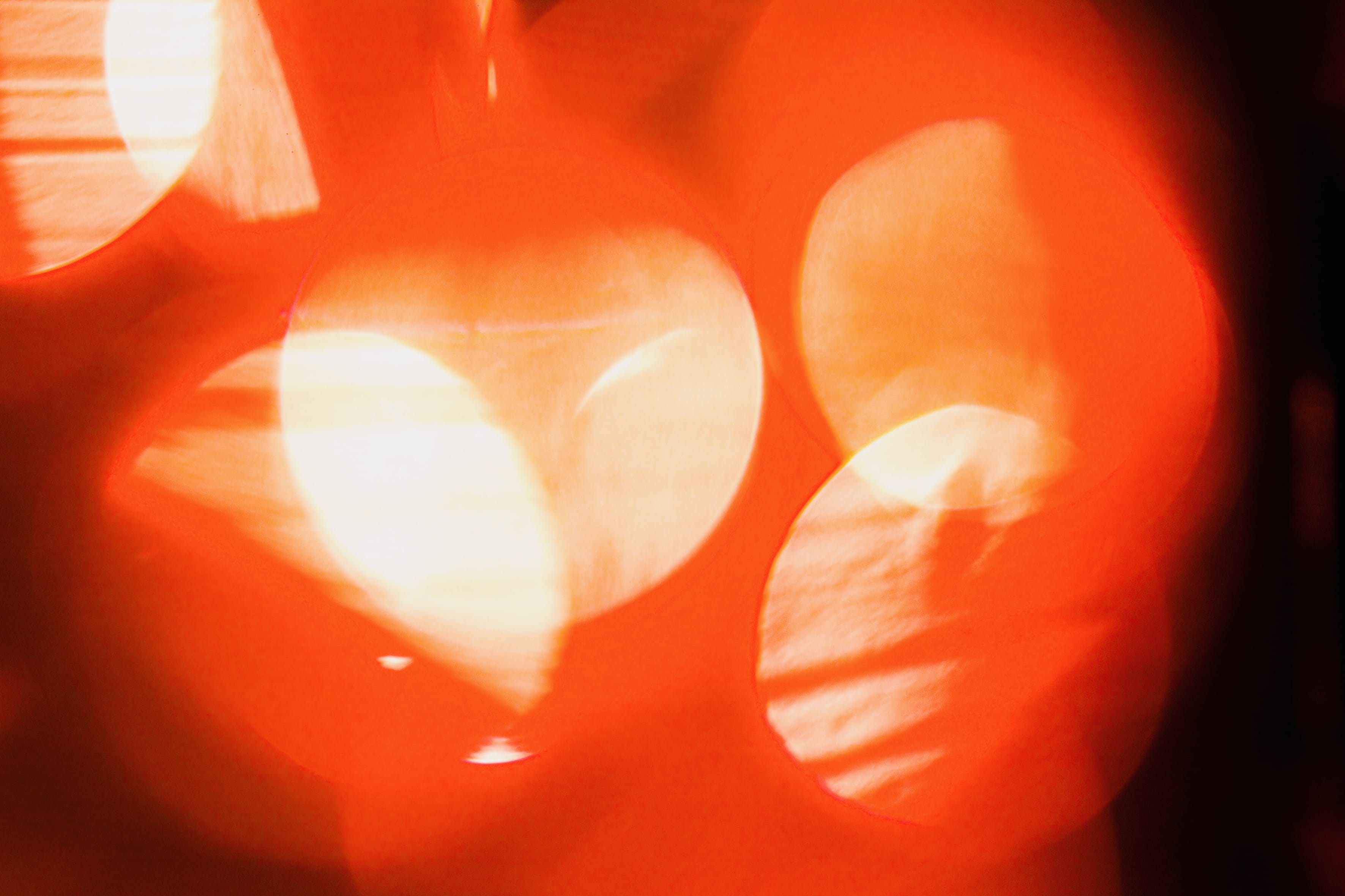 马丁．施密特摄影 红色虚化的光圈