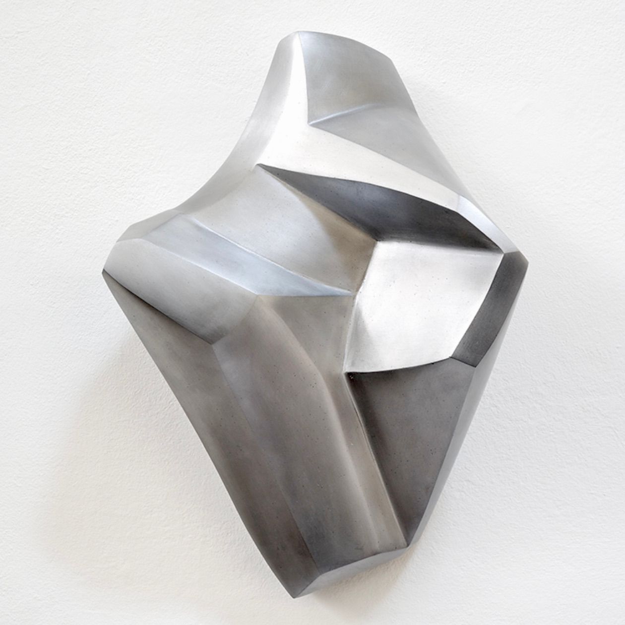 Carola Eggeling Escultura de metal plateado