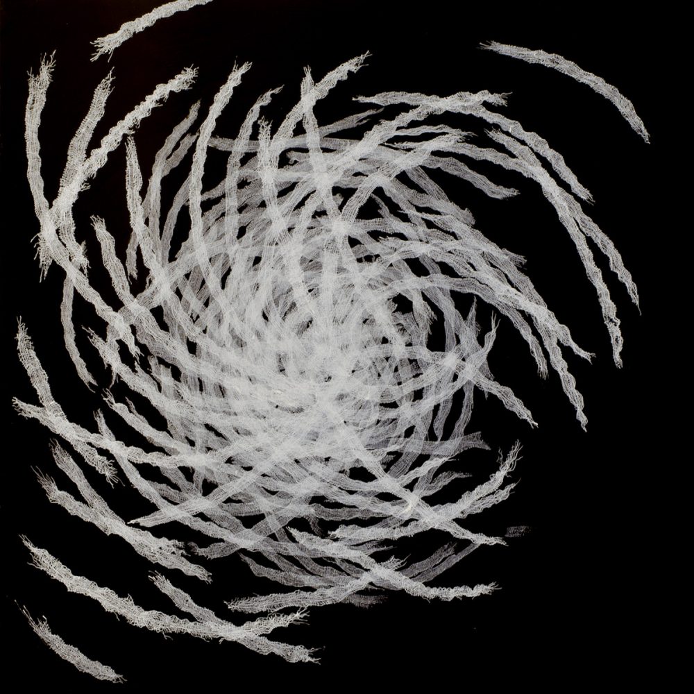 Maria Pia Pascoli abstrakte Malerei Mullbinde Streifen angeordnet im Kreis