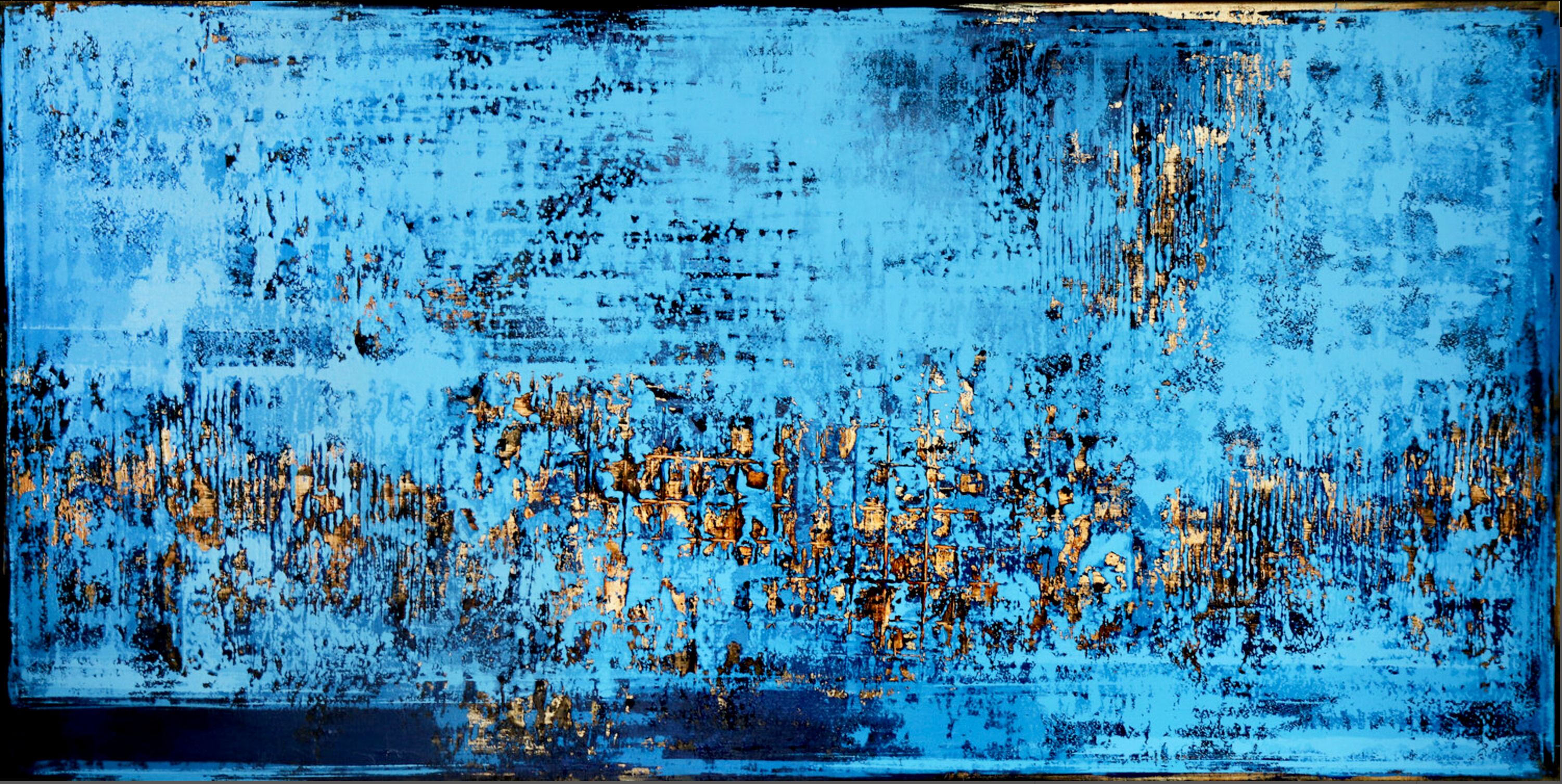 Dans le tableau expressionniste, abstrait et doré "DÉJÀ BLUE" d'Inez Froehlich, les couleurs dominent, bleu roi, bleu foncé, cuivre, or. Le style du tableau est shabby chic, style industriel, vintage, rétro.