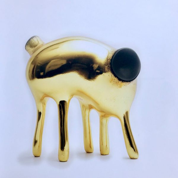 Pe Hagen Skulptur gold Tier mit fünf Beinen ohne Kopf