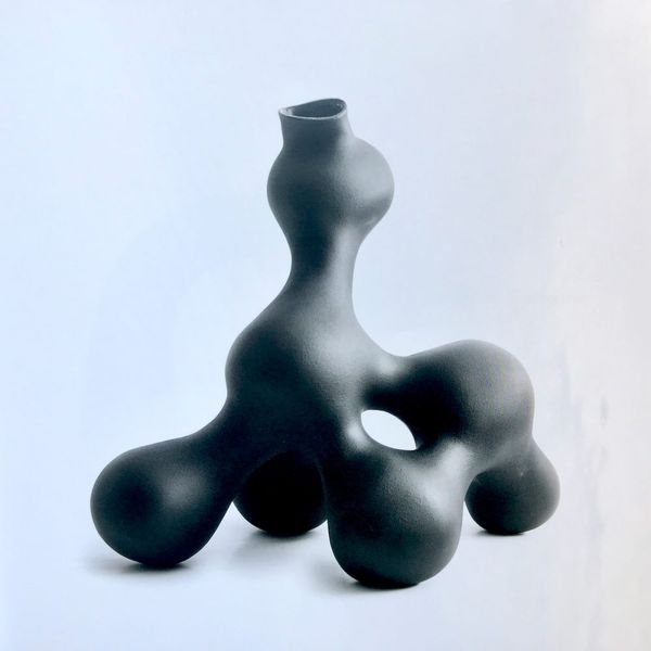 Pe Hagen Skulptur schwarz kugelförmiges Molekül Model 
