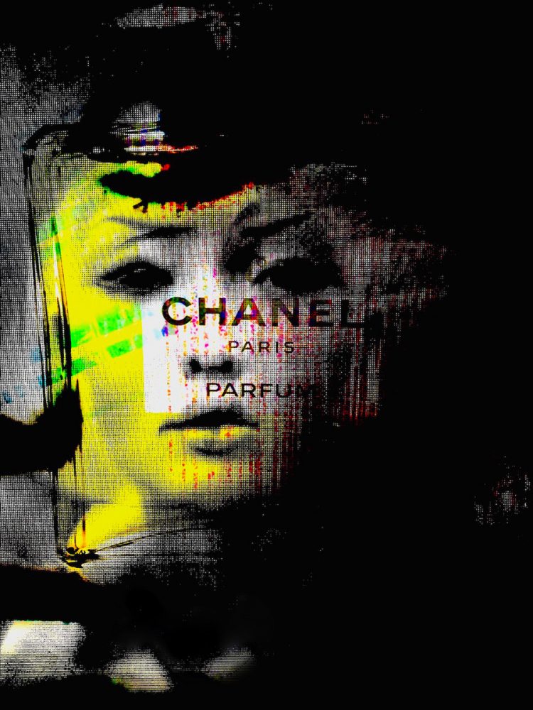 Manfred Vogelsänger fotografia astratta sovrapposta al profumo Chanel n. 5 e ritratto di donna