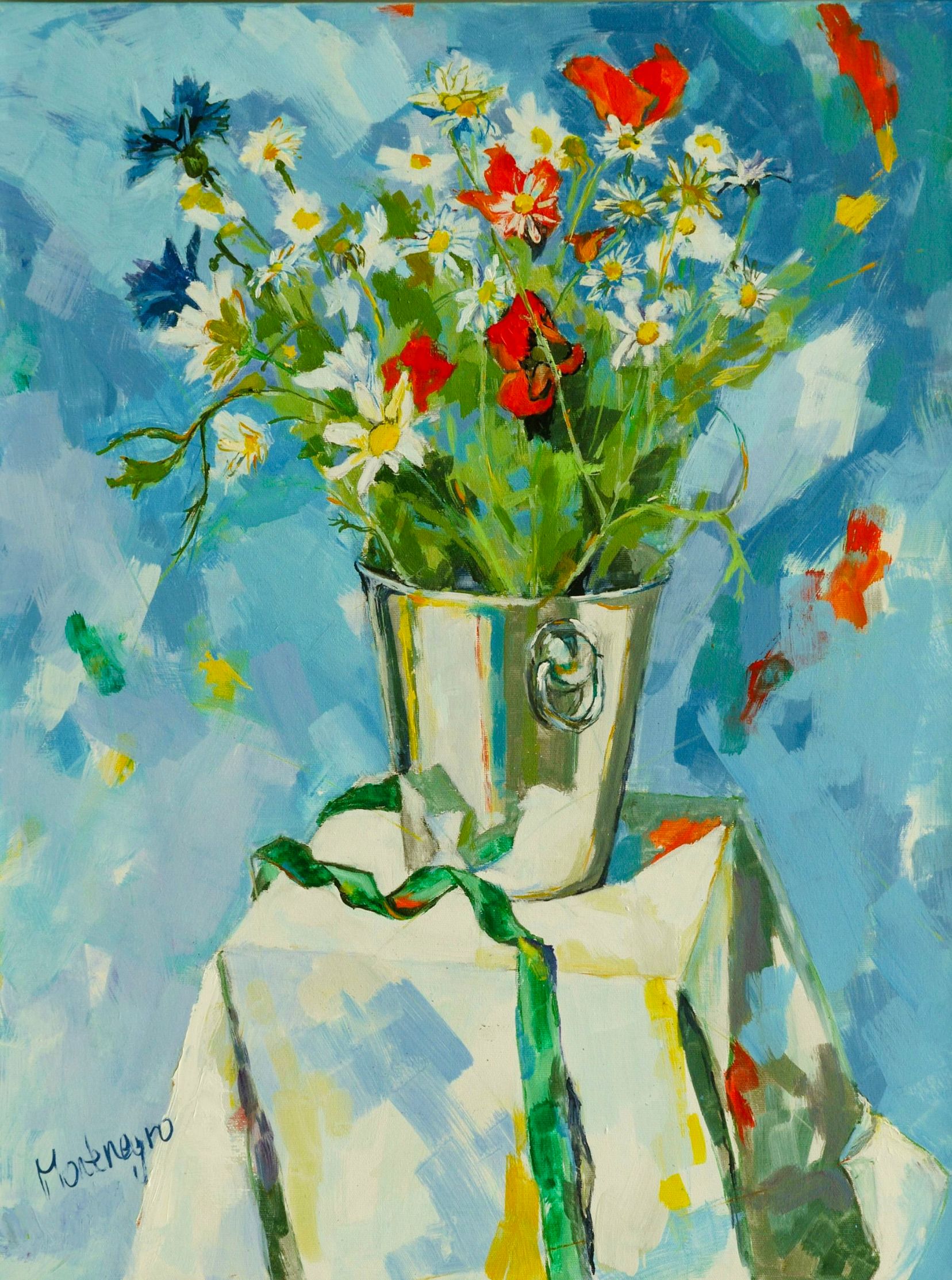Miriam Montenegro pintura expresionista flores de colores en cubo de plata sobre mesa