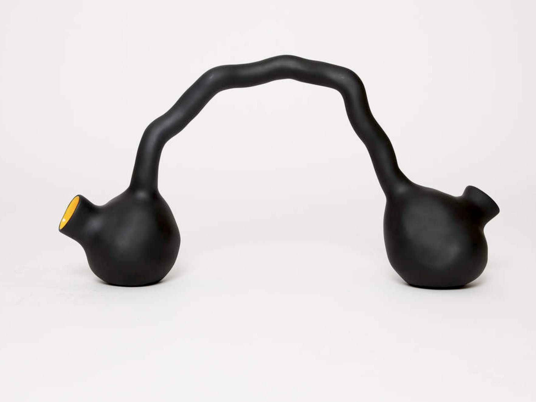 Pe Hagen sculpture abstraite noire formes organiques