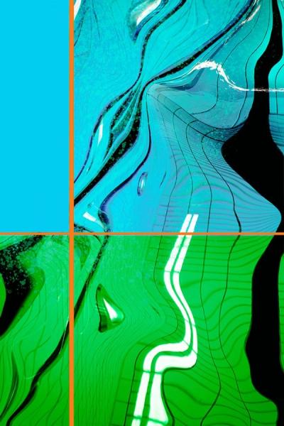 Martina Chardin fotografía abstracta piscina turquesa con agua y azulejos verdes distorsionada